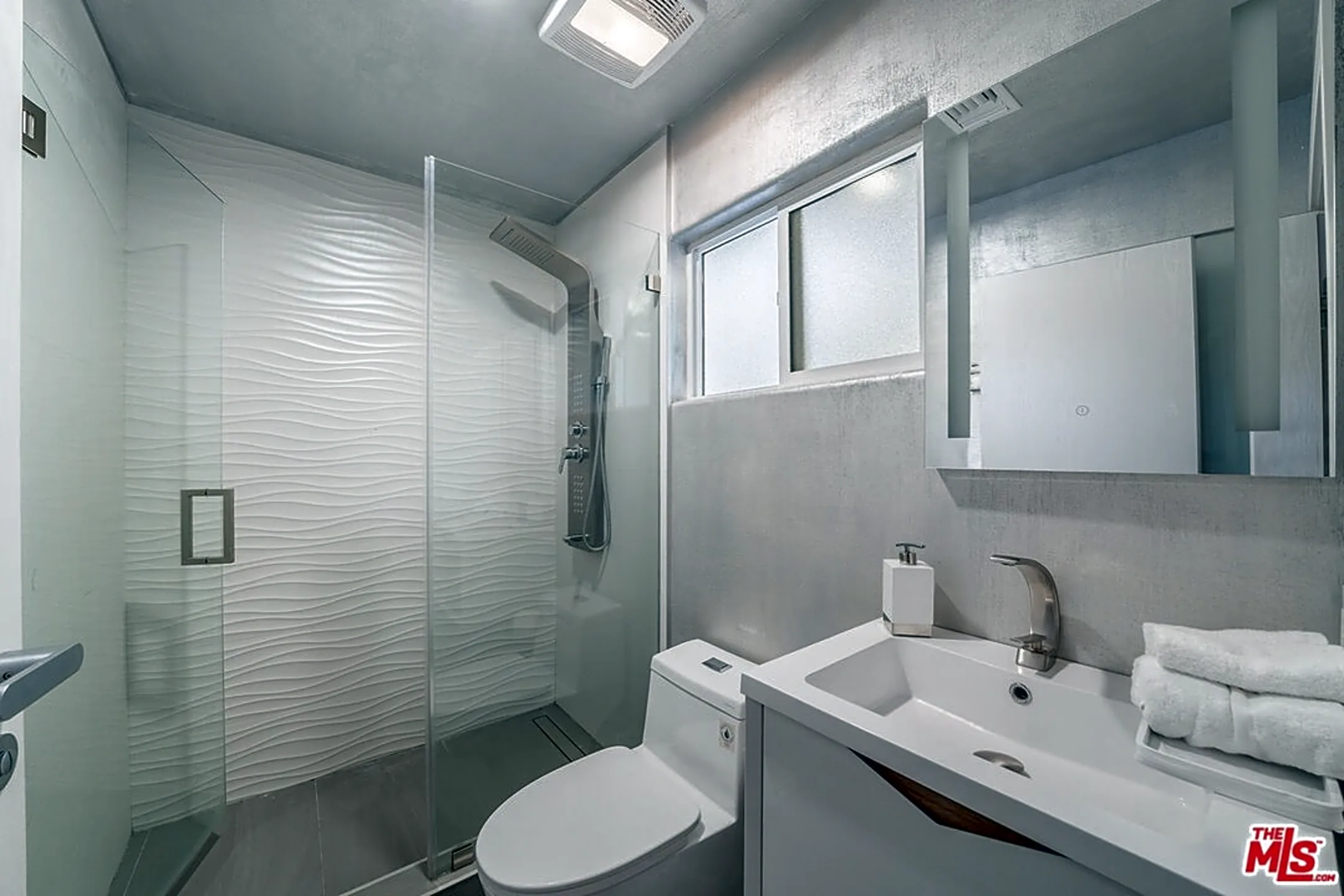 Bathroom - 5010 Fulton Ave - Los Angeles, CA