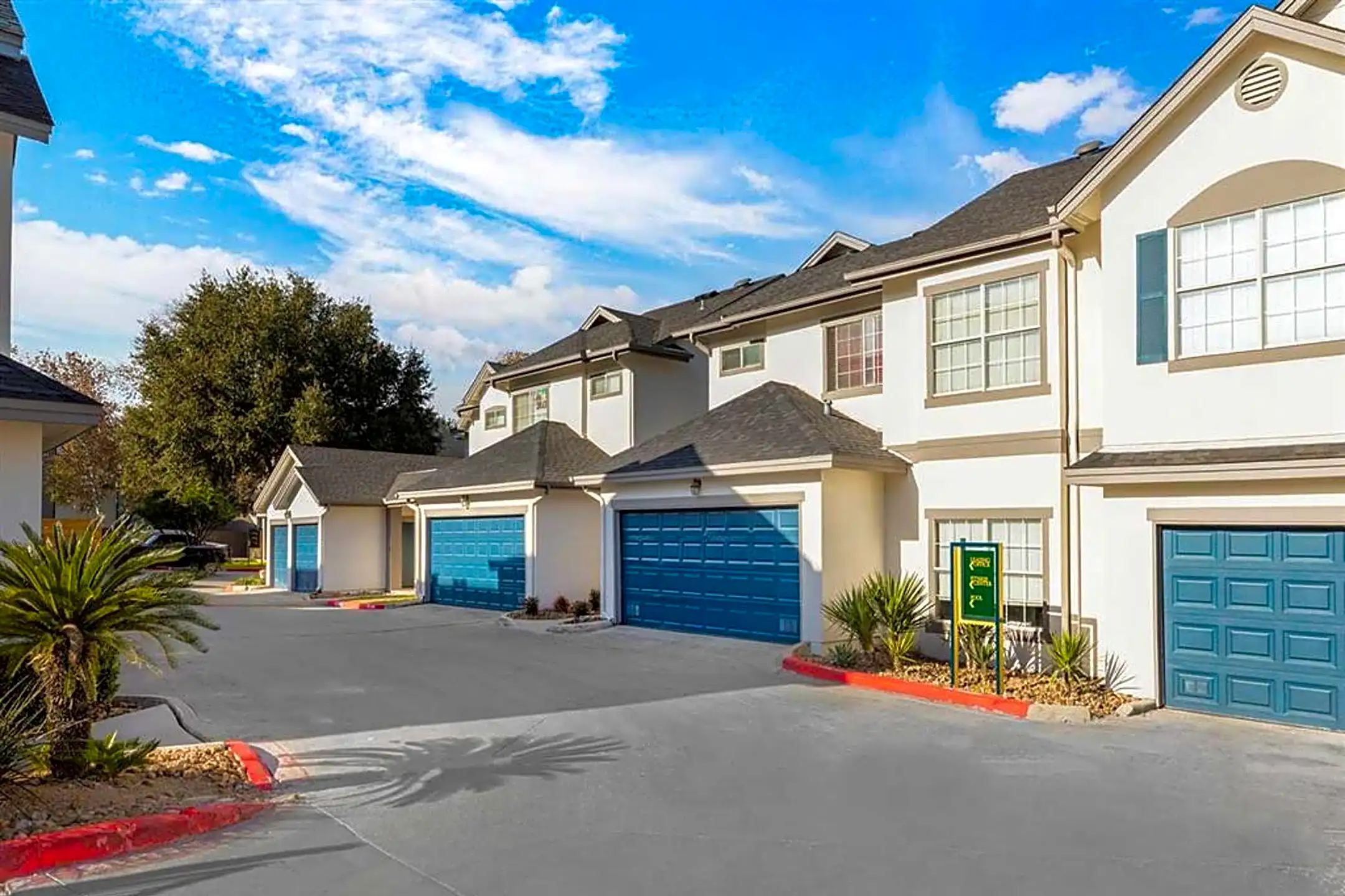 Building - Castle Hills Townhomes - San Antonio, TX