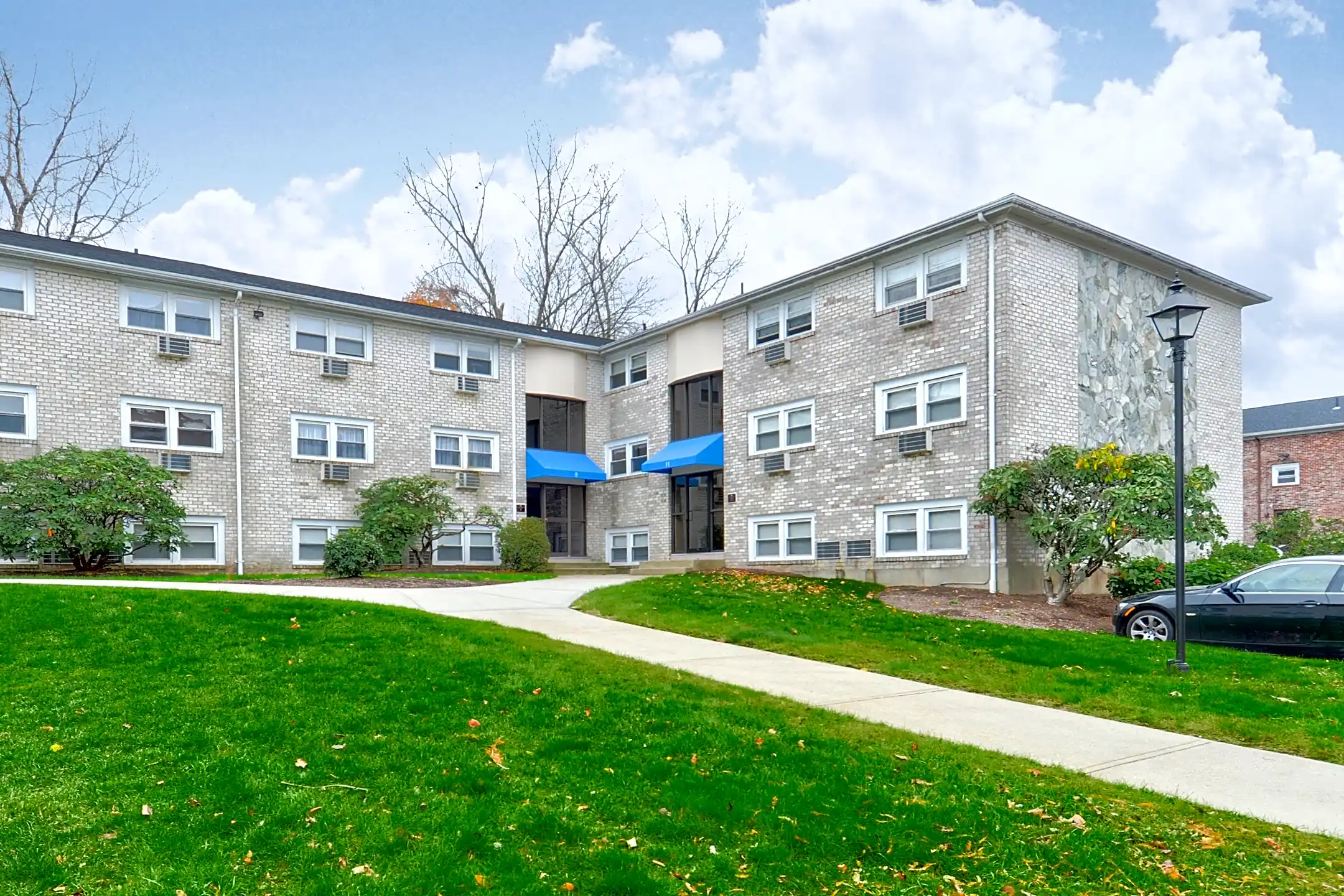 Tanglewood Village Apartments West Warwick, RI 02893