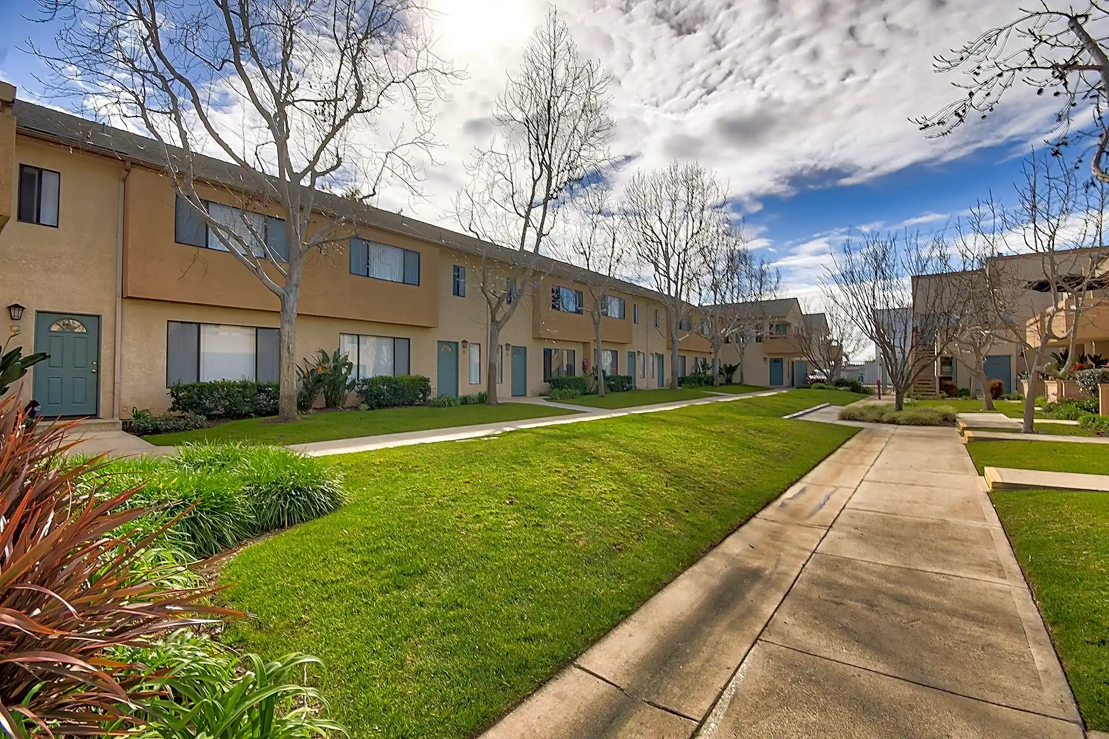 Building - Wallace Court - Costa Mesa, CA