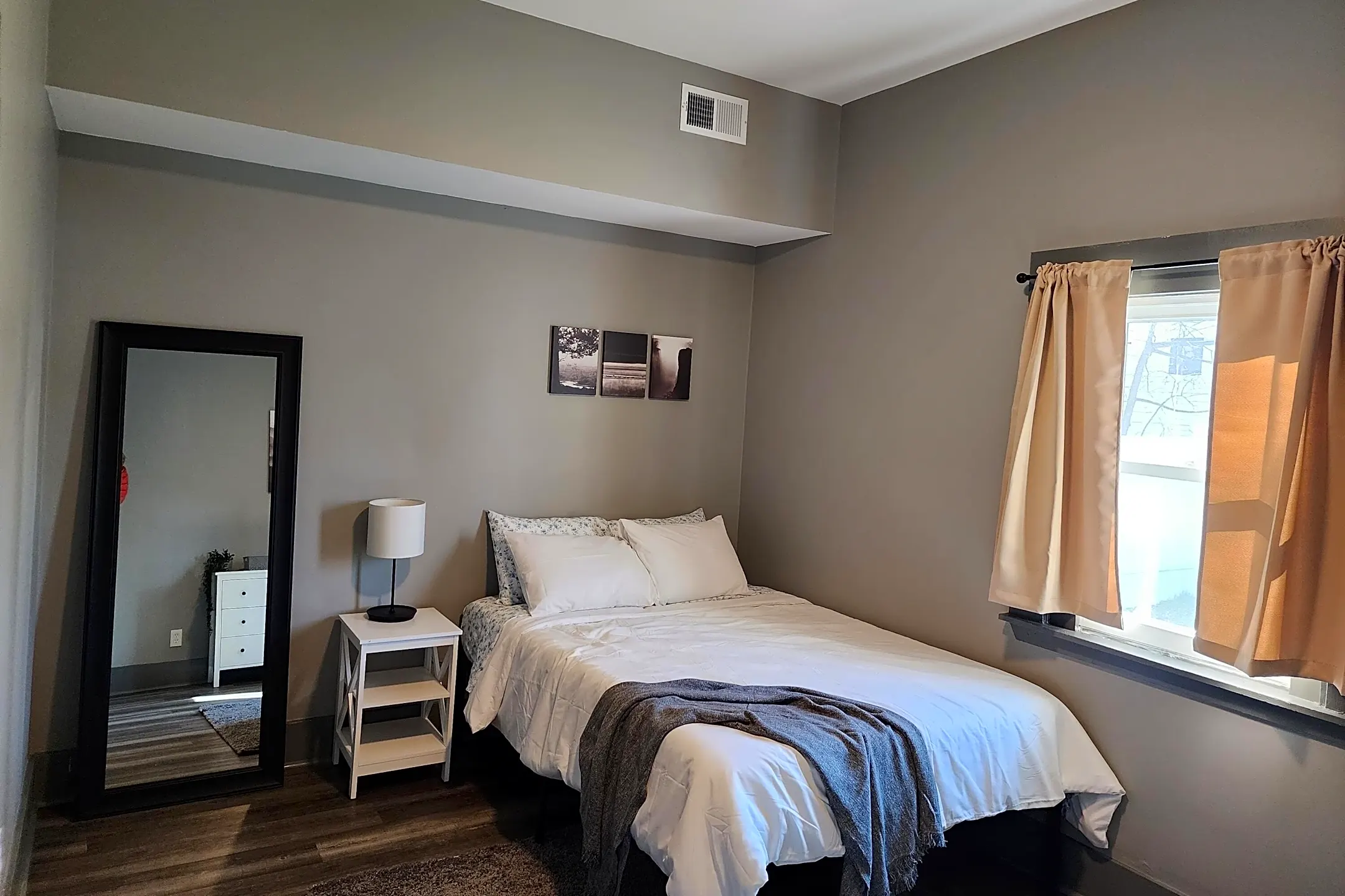Bedroom - 121 MLK Jr. Blvd #1 - Covington, KY