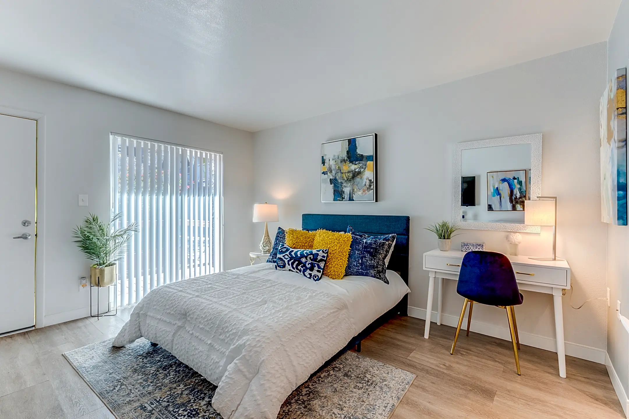 Living Room - Urban 357 - Phoenix, AZ