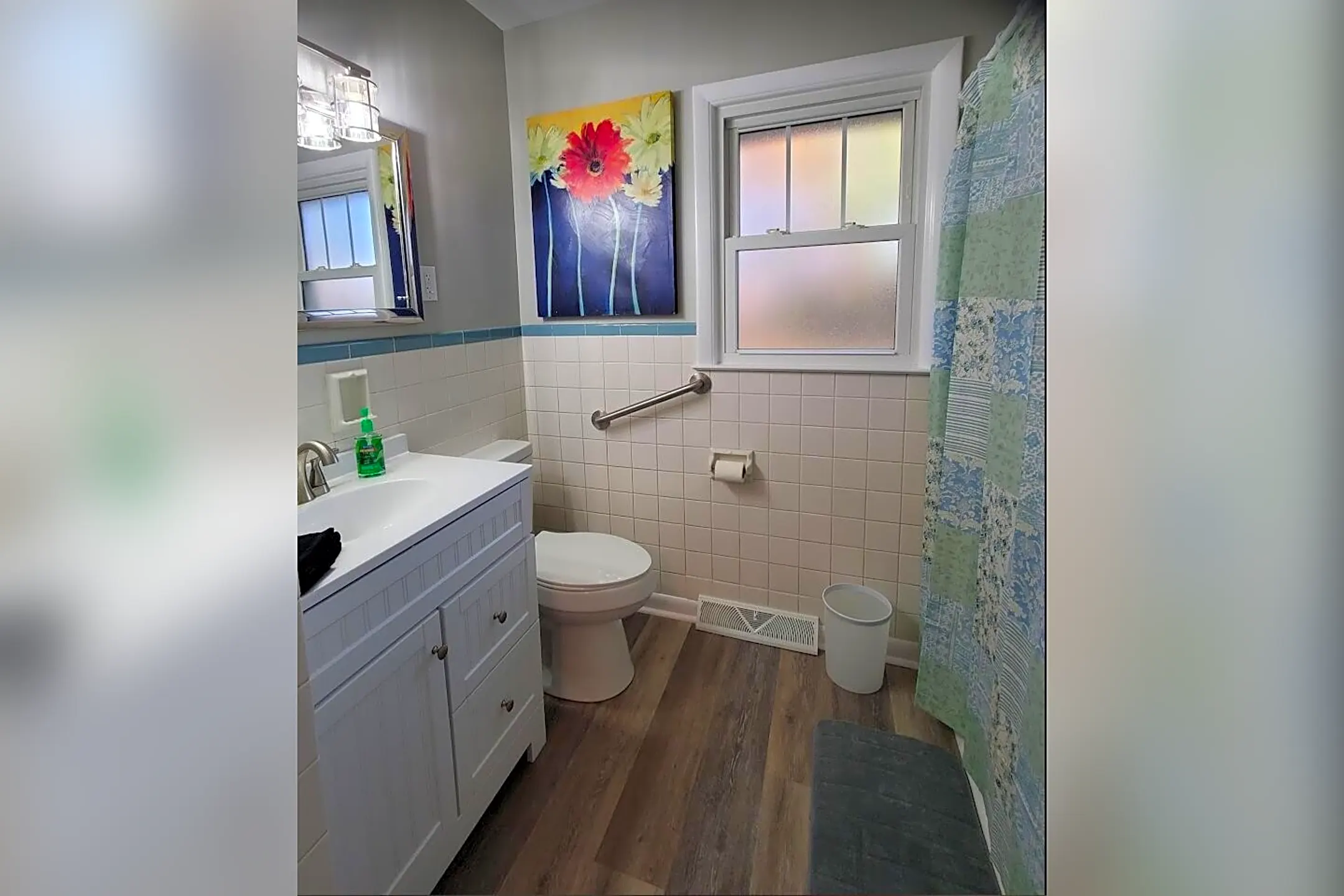 Bathroom - 1650 Traveller Rd - Lexington, KY