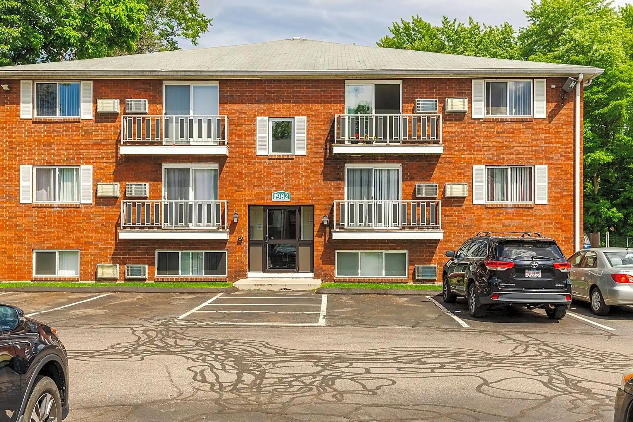 Imperial Gardens Apartments Lowell, MA 01851