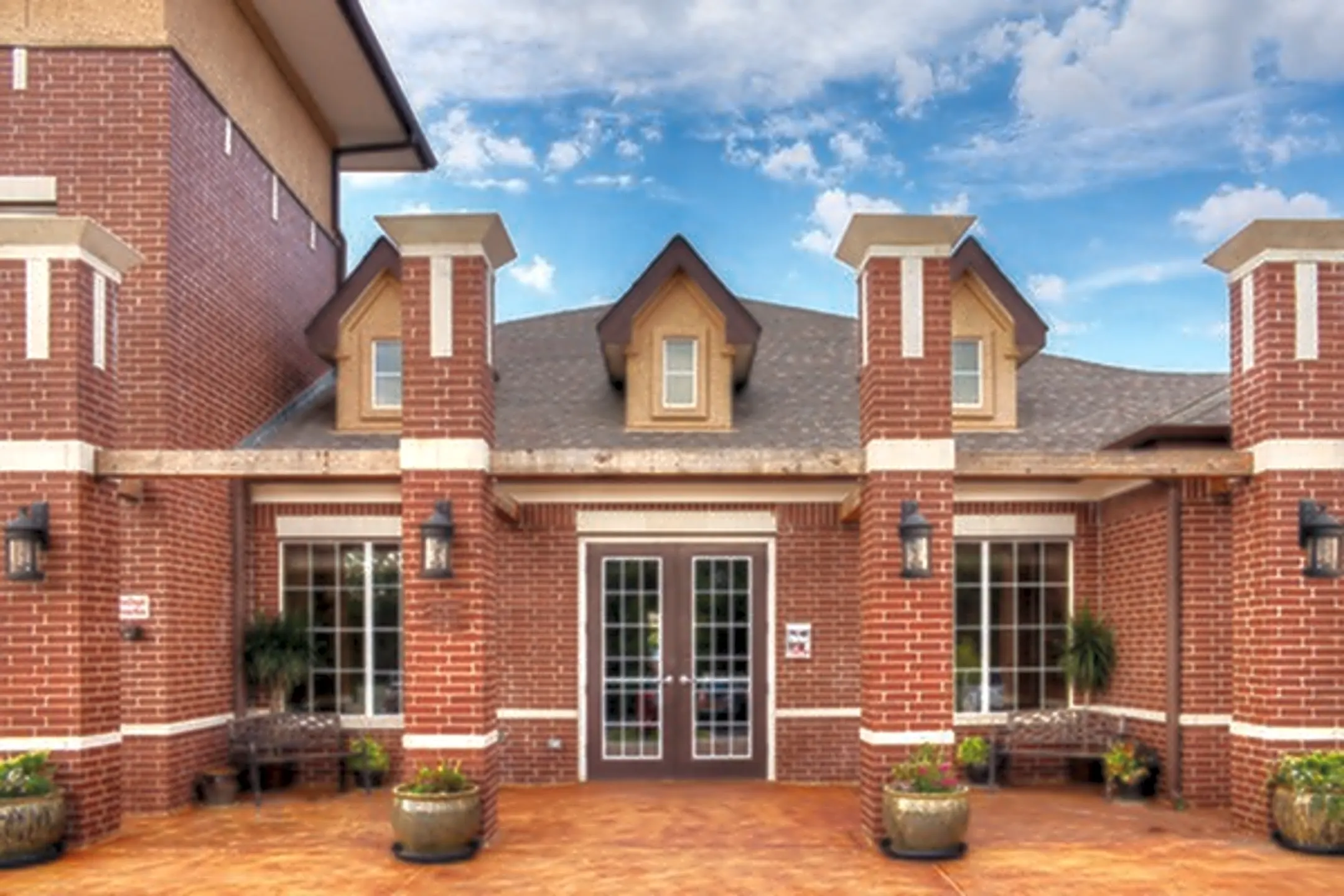 Rendezvous Apartments 1600 Kickingbird Rd Edmond, OK Apartments for