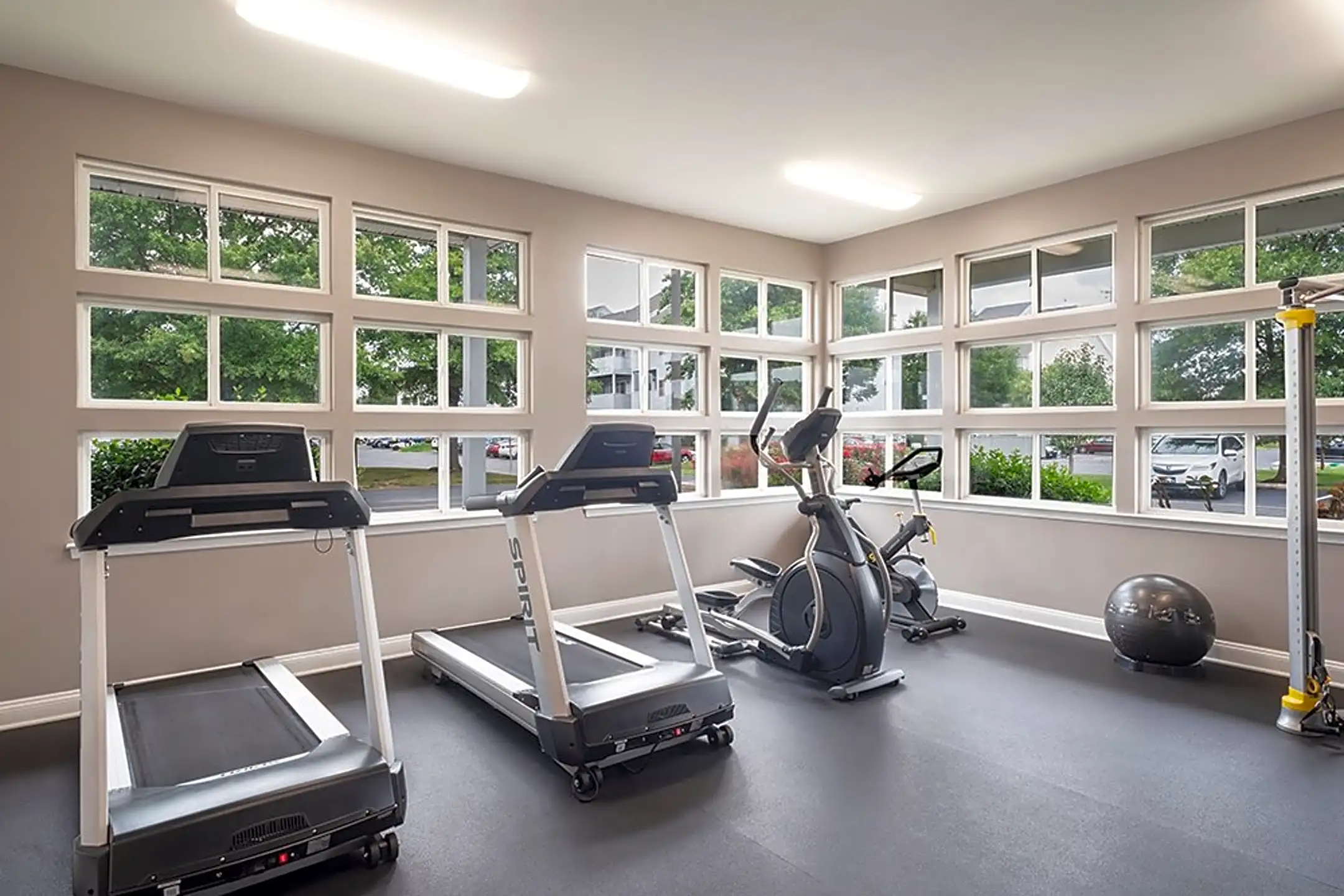 Fitness Weight Room - Village of Westover Apartments - Dover, DE