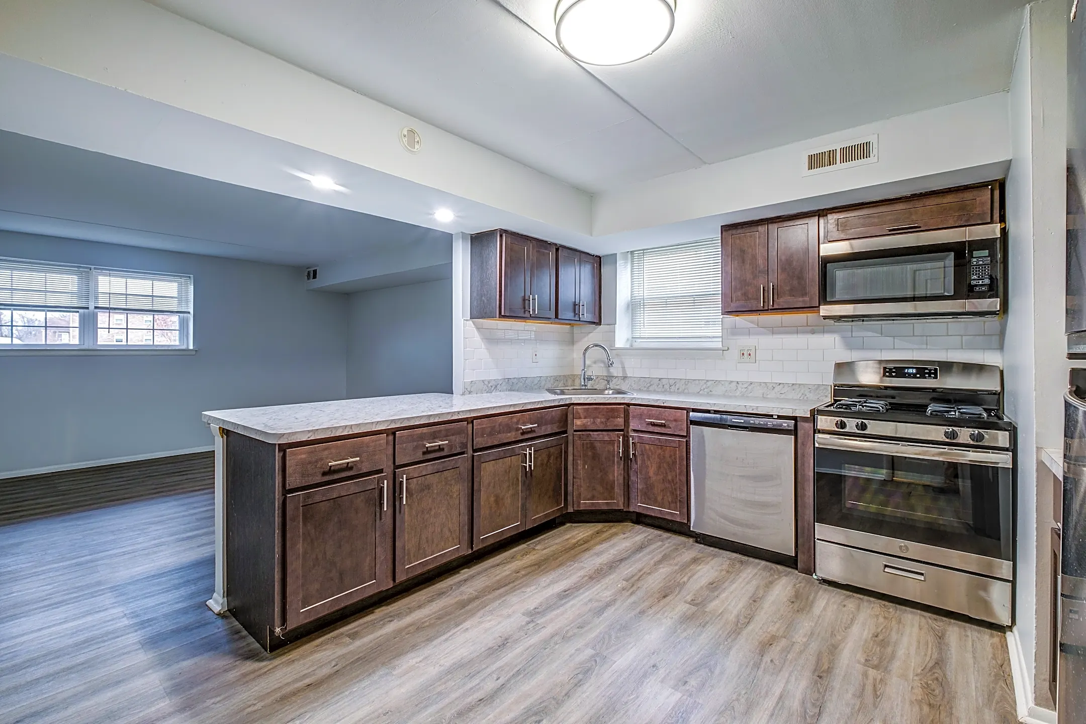 Kitchen - Stone Hill Apartments - Brookhaven, PA