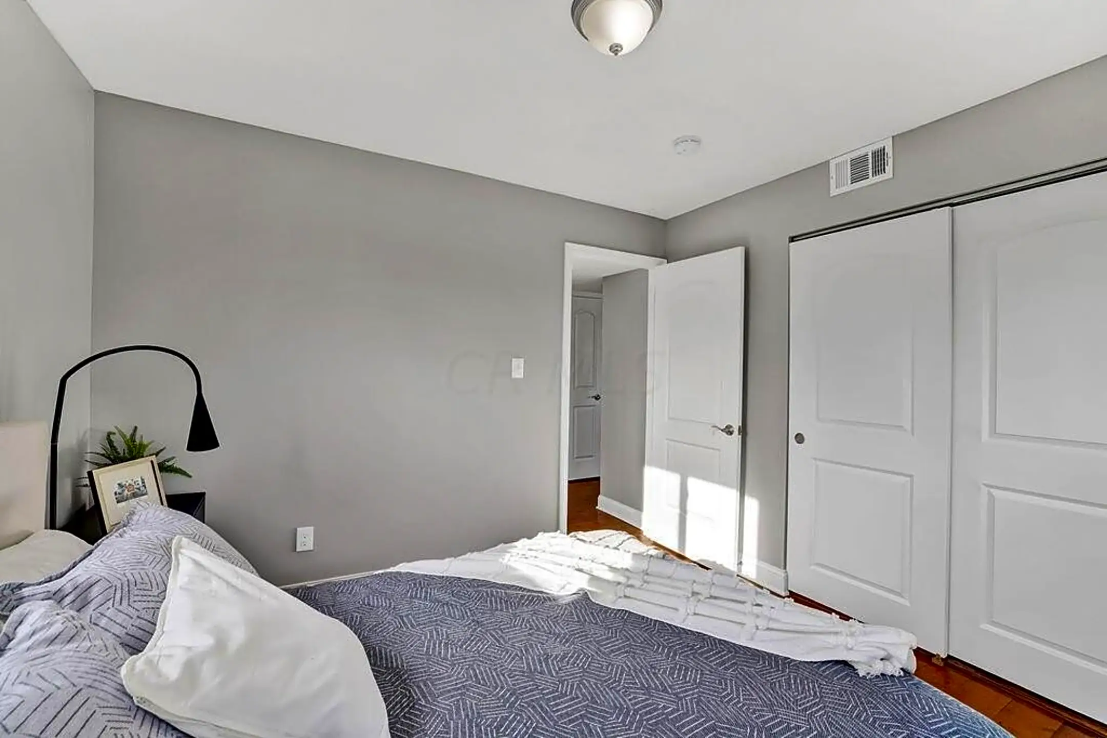 Bedroom - 1580 E Mound St - Columbus, OH