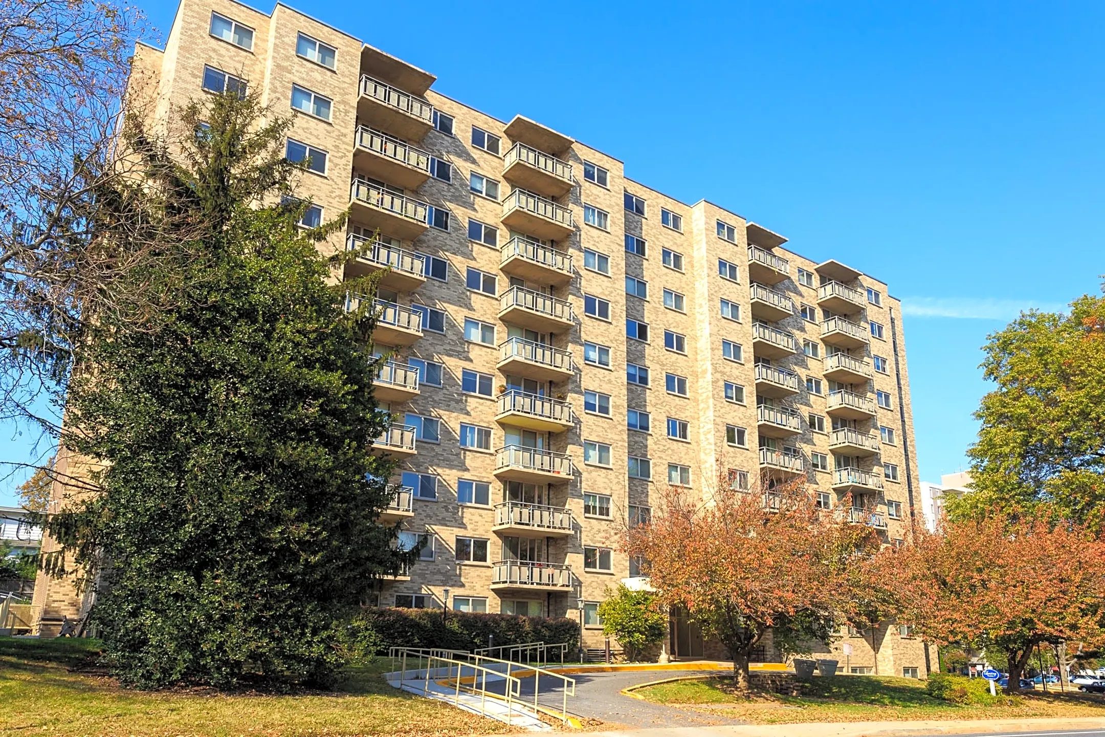 Middlebrooke Apartments