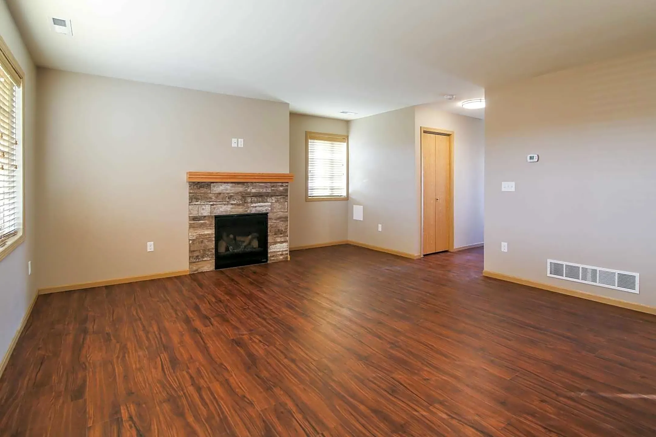Living Room - Stonefield Townhomes - Bismarck, ND
