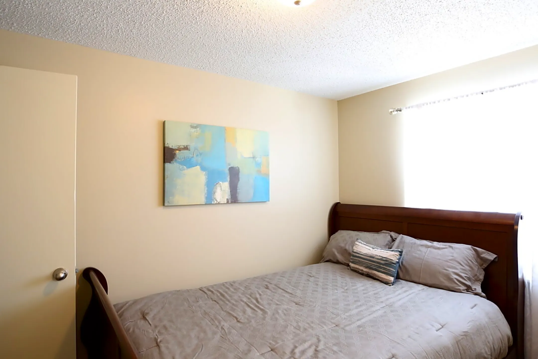 Skyview Townhomes Columbus, OH 43207