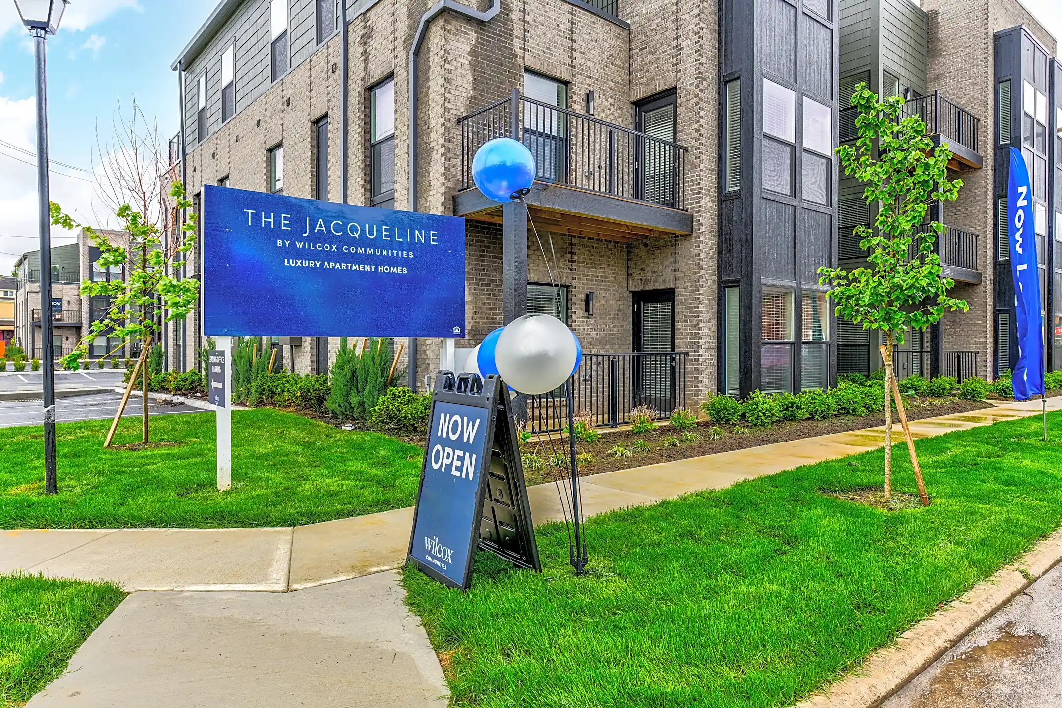 The Jacqueline Apartments 1305 Oak St Columbus, OH Apartments for