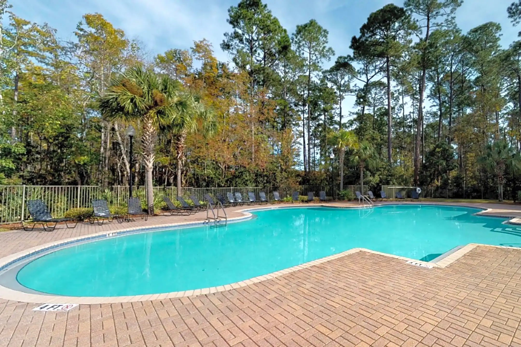 Gregory Cove 5601 Edenfield Rd Jacksonville, FL Apartments for Rent