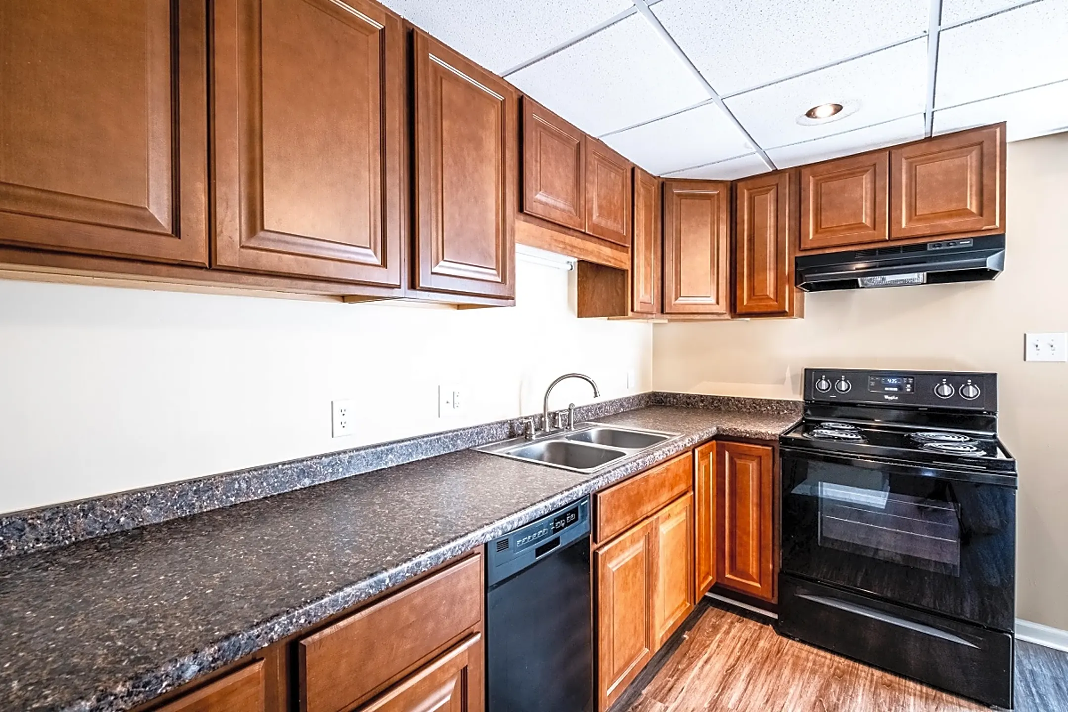Kitchen - Woodbridge Apartments - Morganton, NC