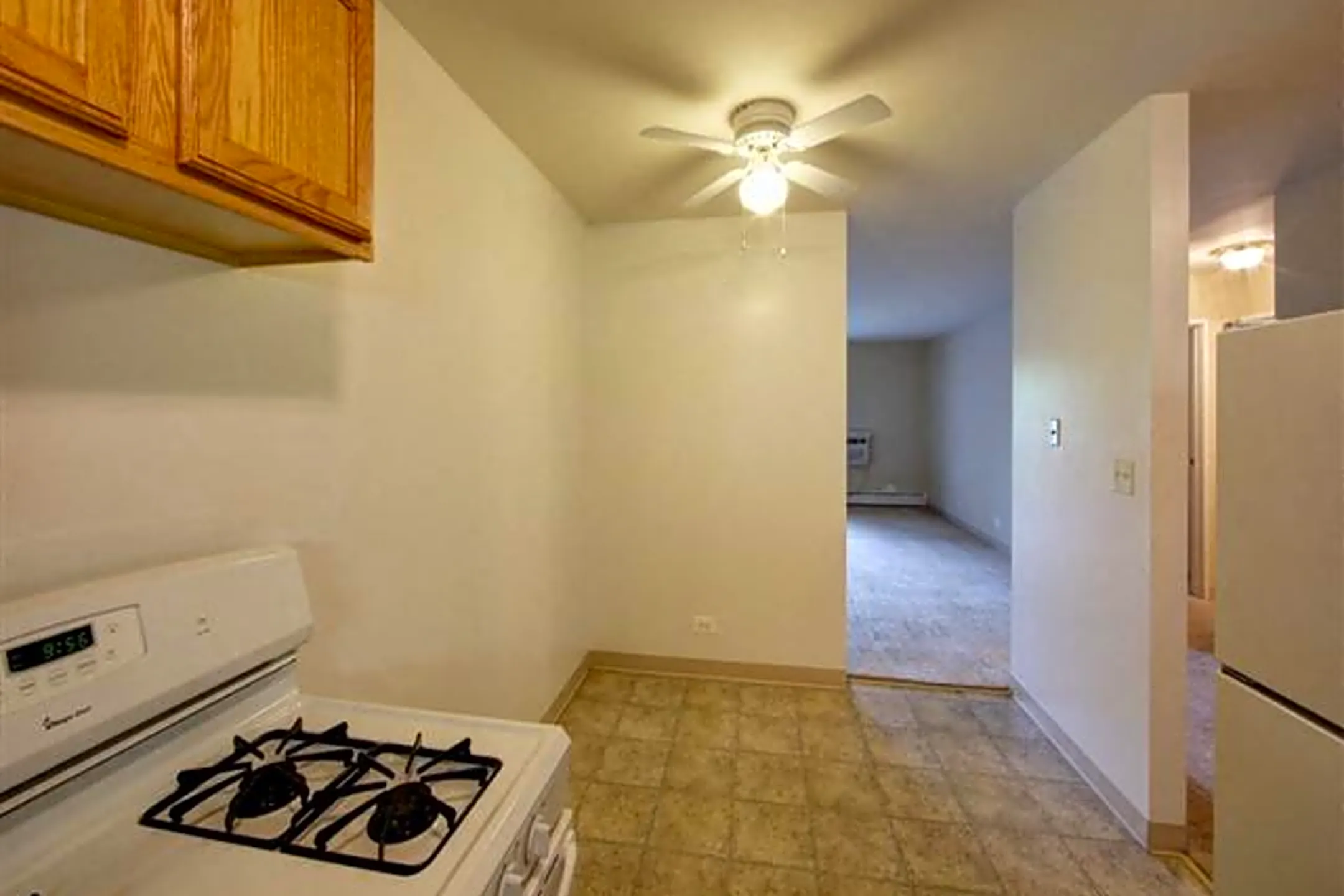 Rosewood Apartments Round Lake, IL 60073