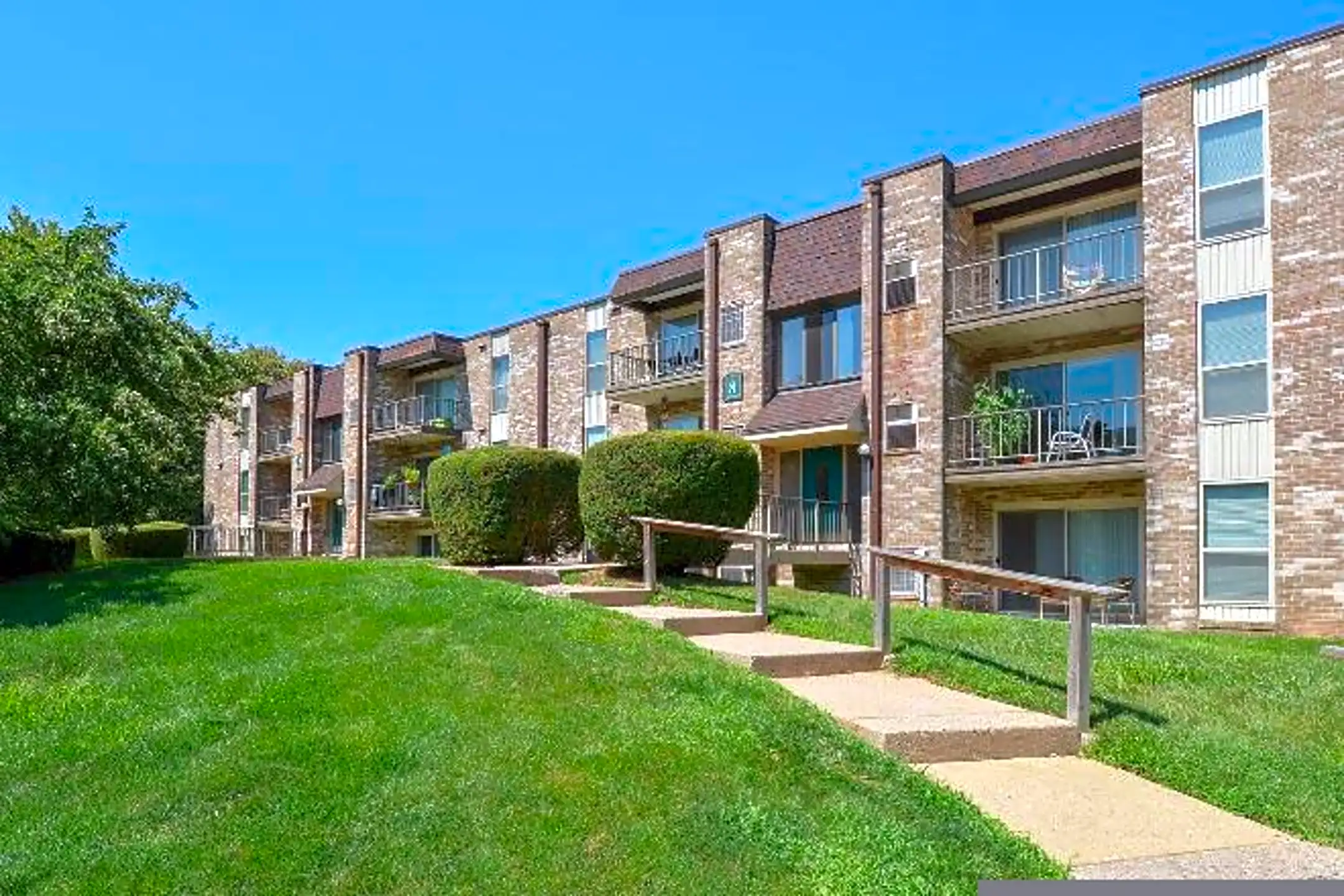 255 Summit Trace Rd Houses Langhorne, PA 19047