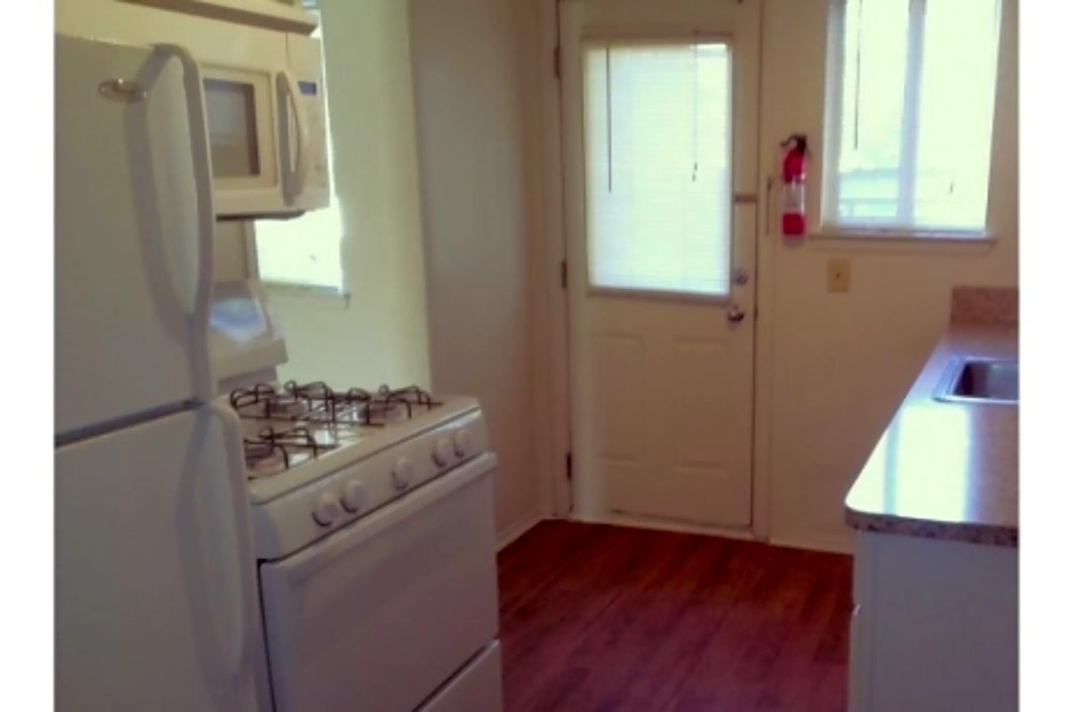 Village Green of Wyandotte Townhomes 16607 Barberry St Southgate