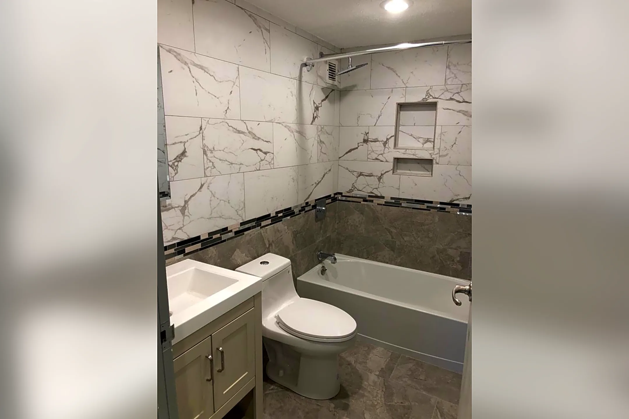 Bathroom - Bushnell On The Park - Hartford, CT