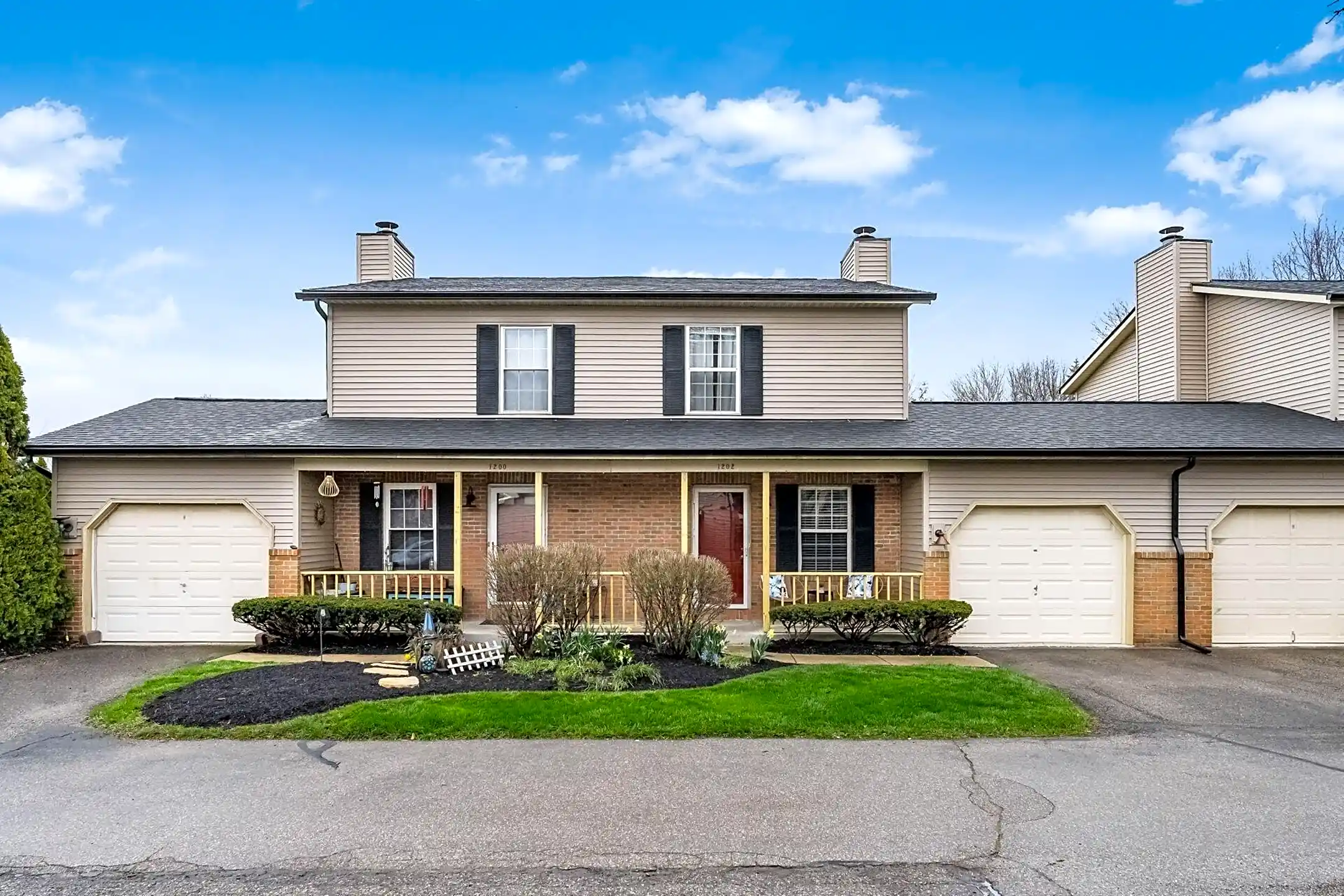 1202 Worthington Woods Blvd 15 Condos Columbus, OH 43085