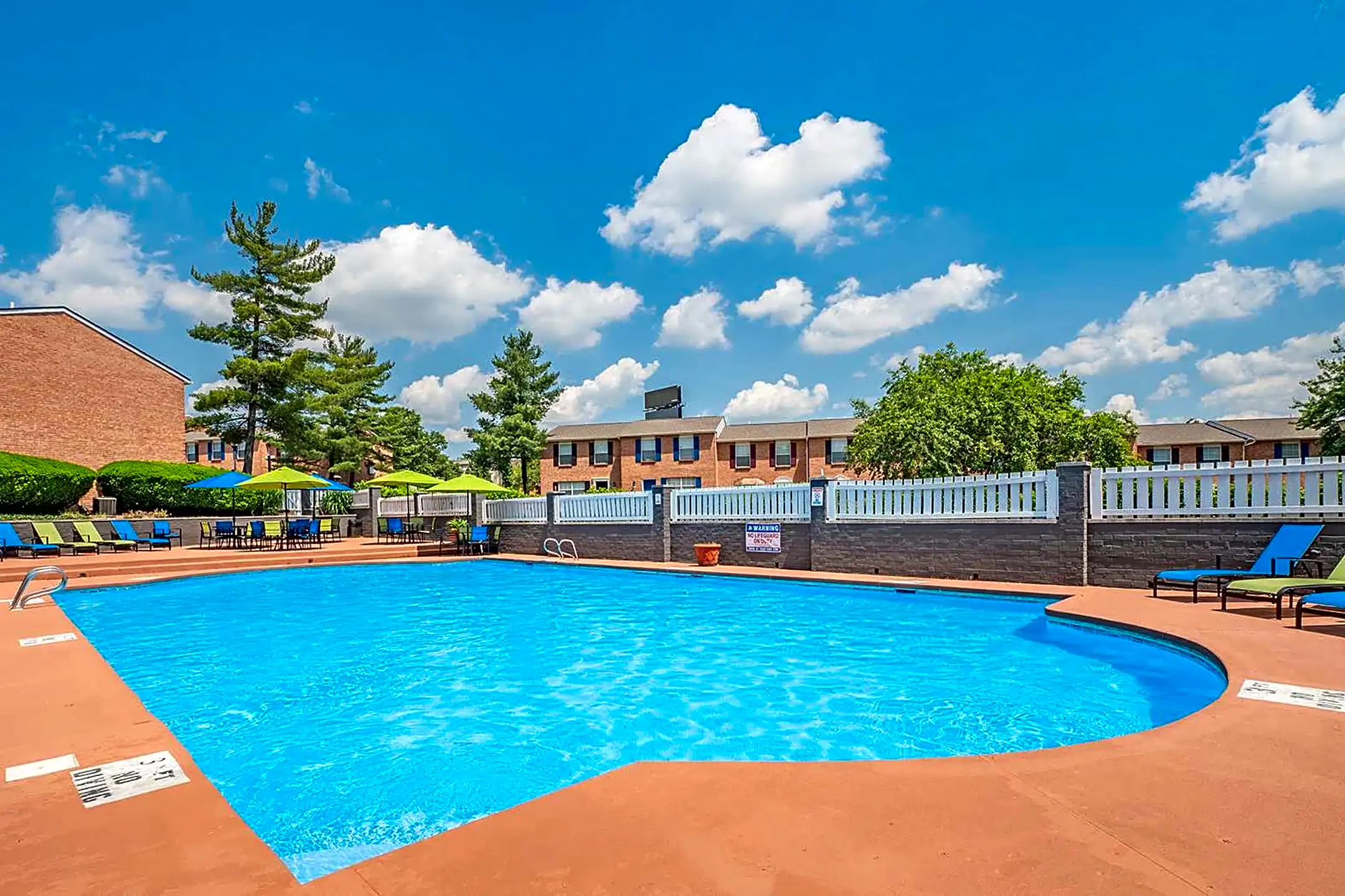 Pool - Wellington Place of Mason - Cincinnati, OH
