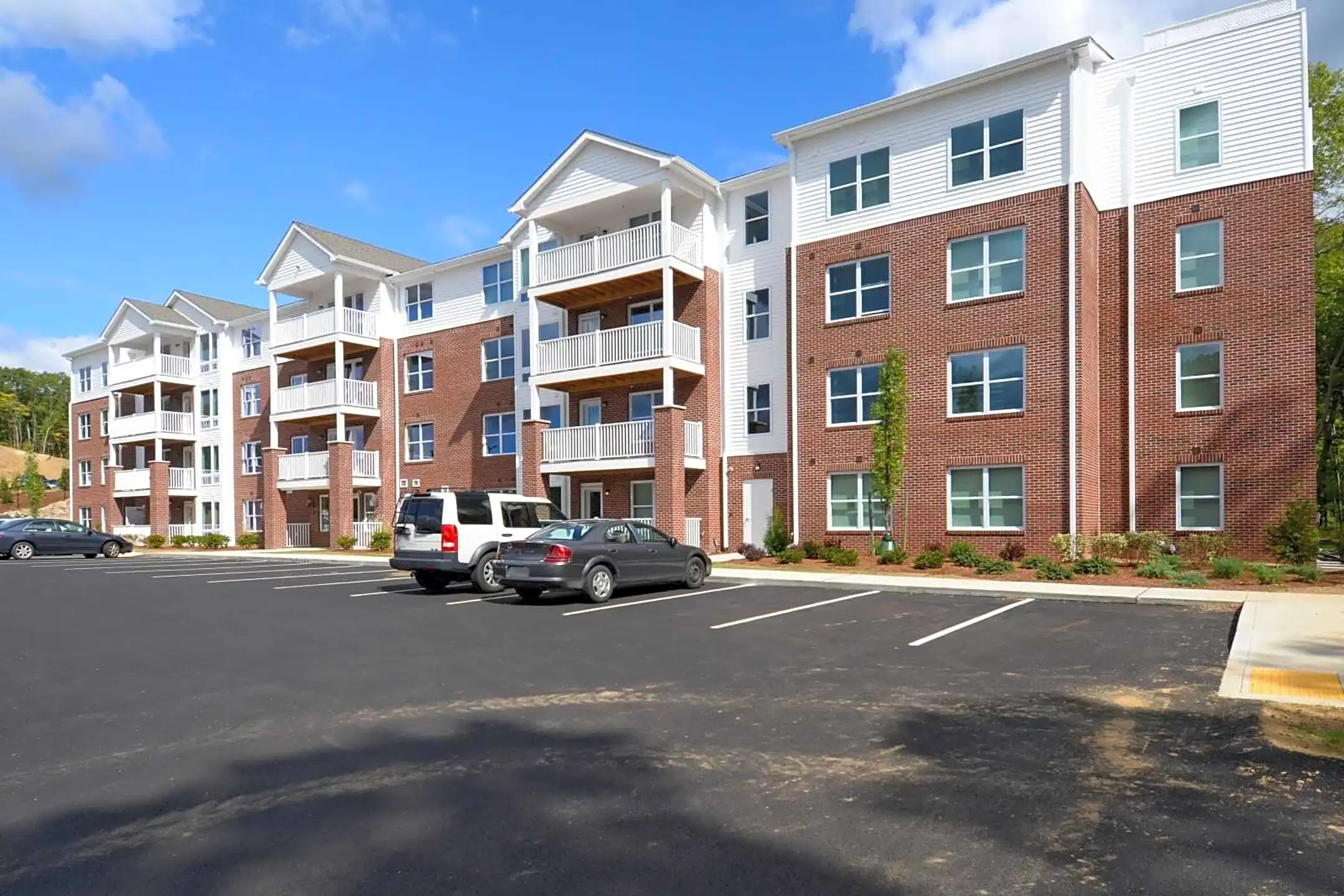 Building - Highland Hills - Cumberland, RI