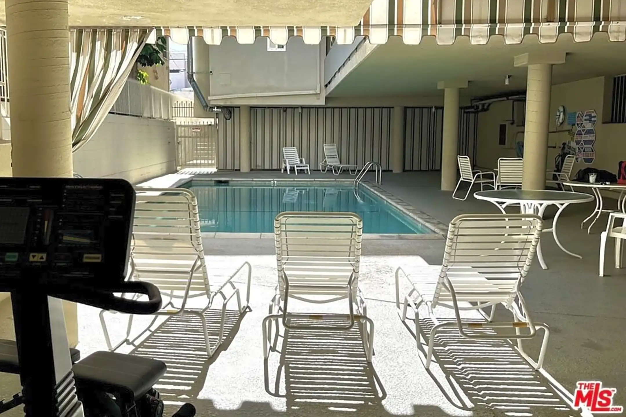 Pool - 525 N Sycamore Ave #204 - Los Angeles, CA