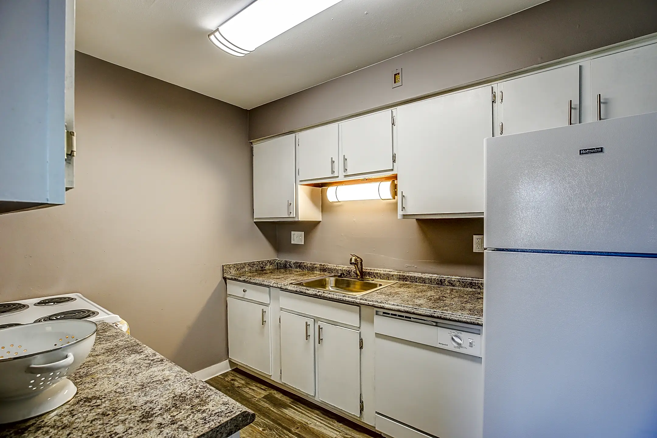 Kitchen - The Brandt at 6851 - Dayton, OH