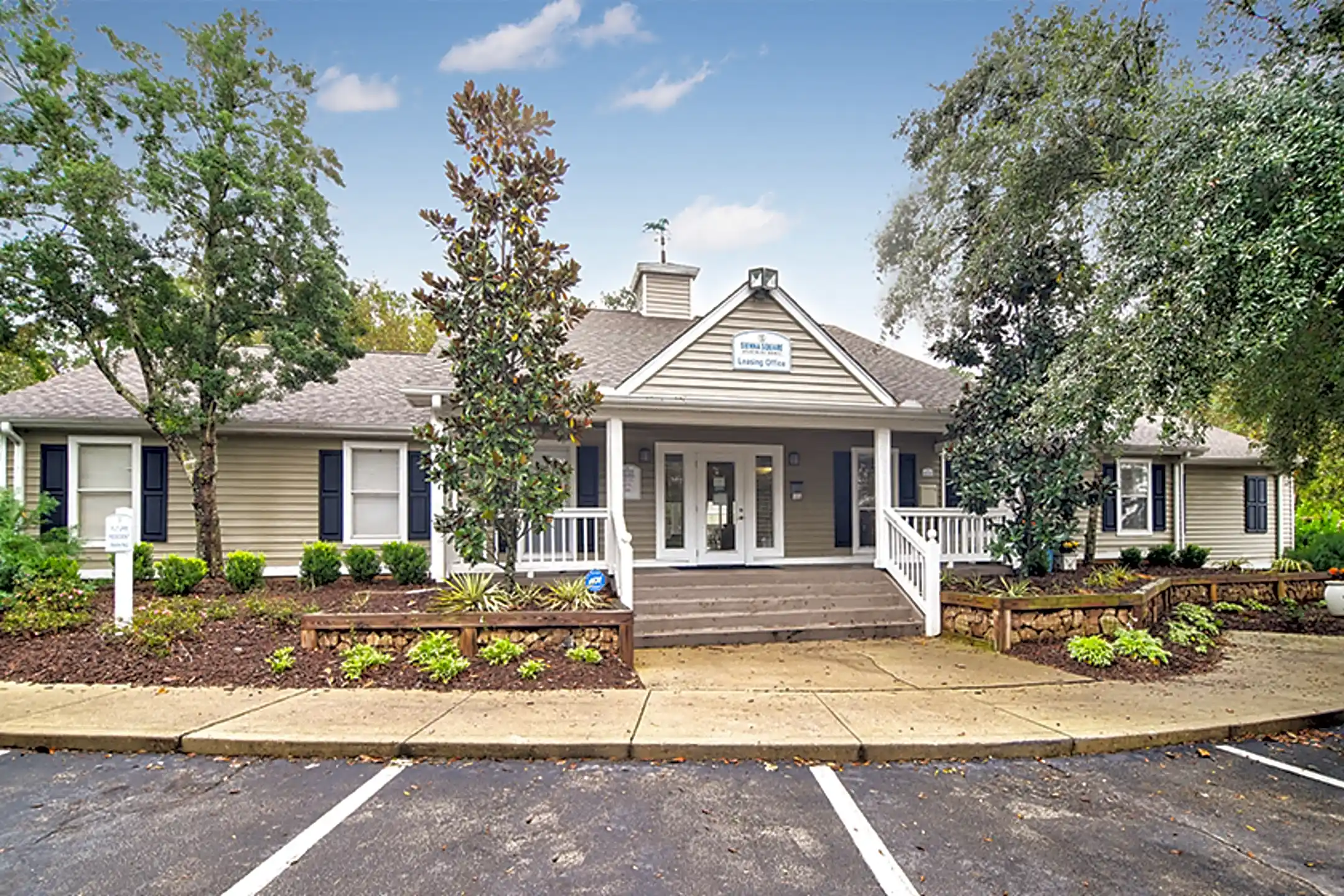 Sienna Square 1747 Capital Cir NE Tallahassee, FL Apartments for