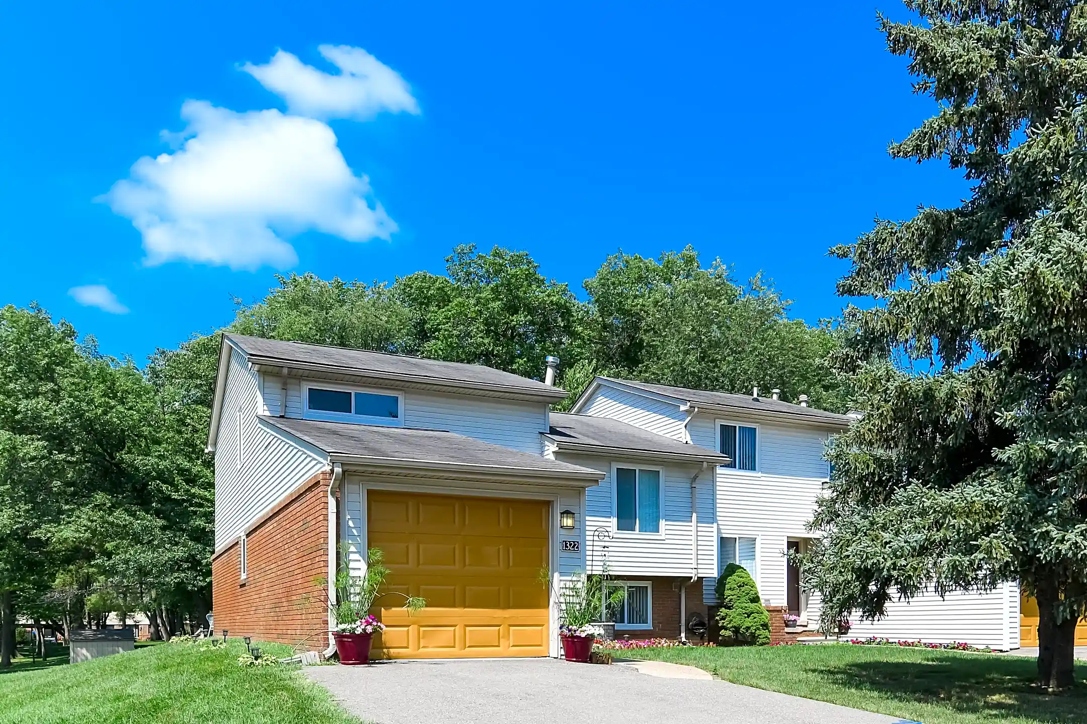 Briarwood Apartments 1340 Briarwood Dr Waterford, MI for Rent Rent.