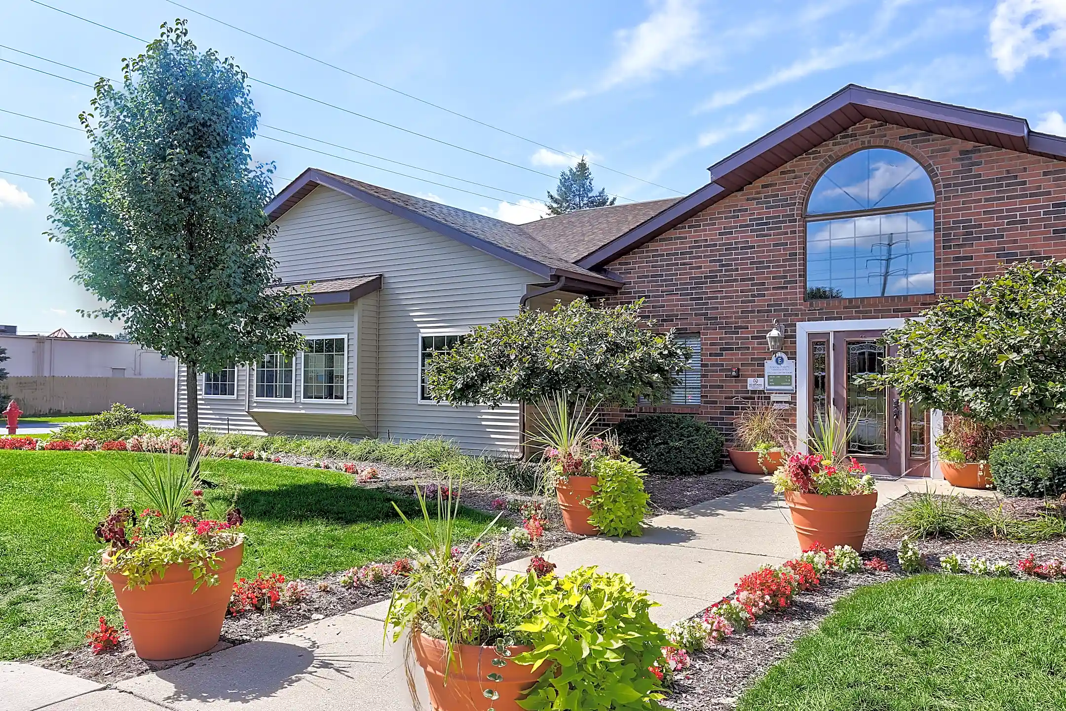 Edison Pointe Apartments 3902 Saint Andrews Cir Mishawaka, IN