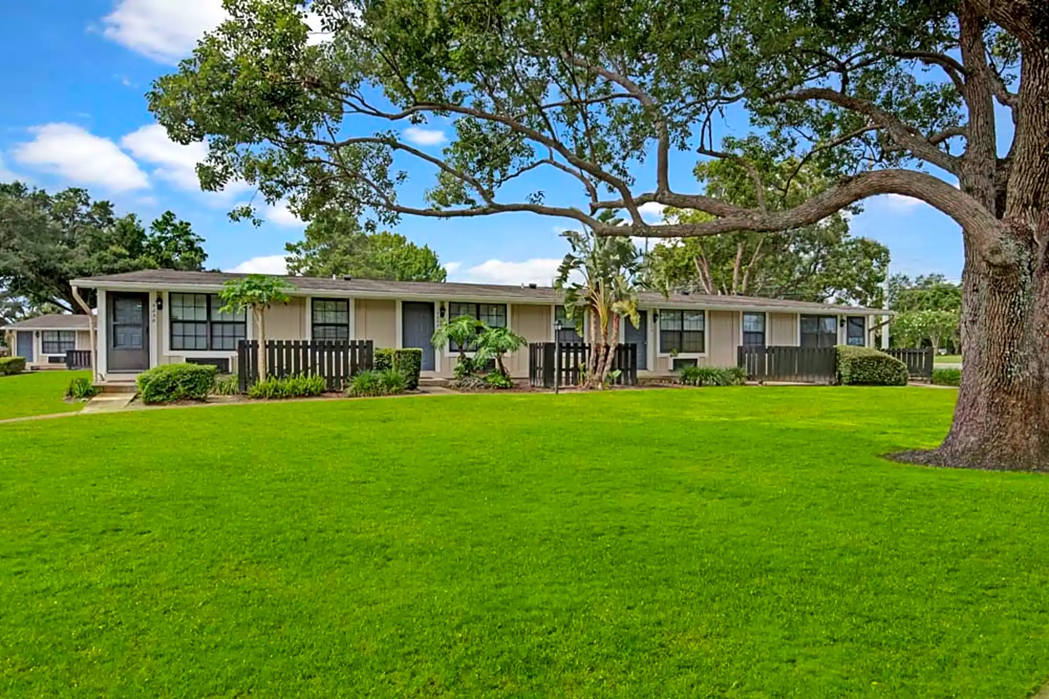 Branchwood Apartments 7785 Branchwood Ln Winter Park, FL Apartments
