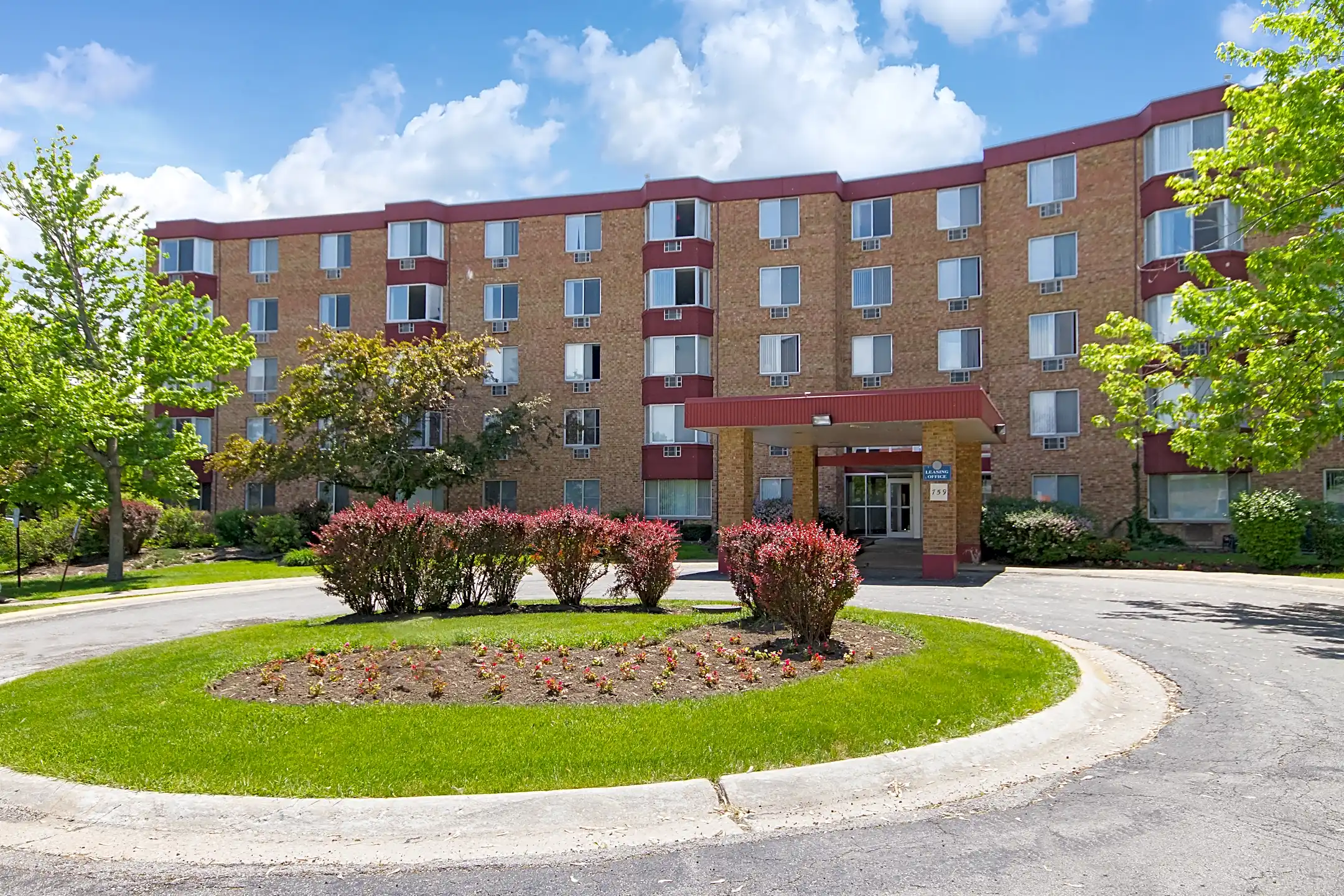 Maple Leaf Apartment Homes University Park, IL 60484