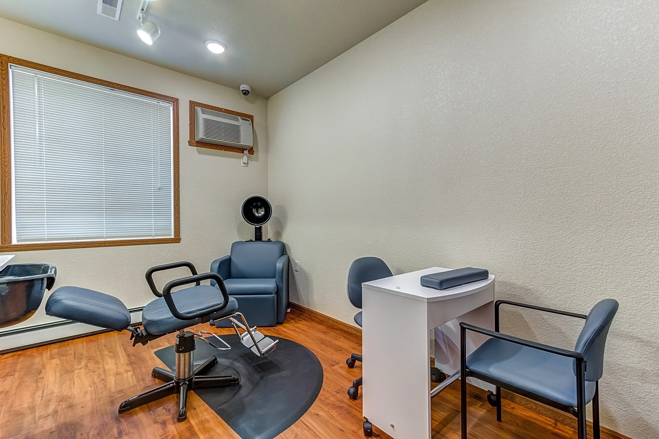 Fitness Weight Room - Homefield Senior Living Apartments - Fargo, ND