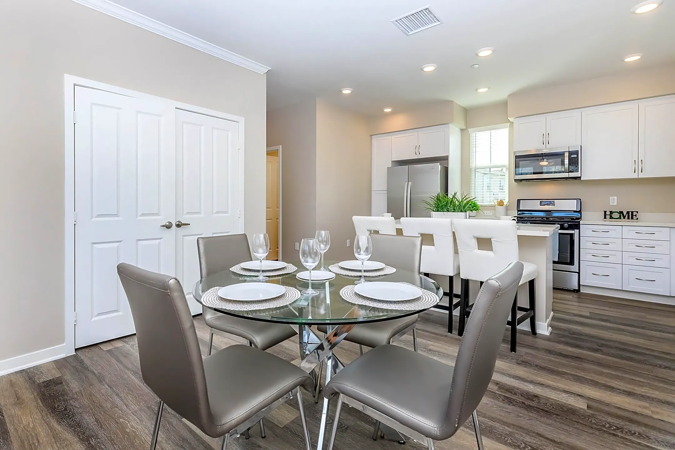 Arrow Vista Village Luxury Apartments - 2398 West Arrow Route | Upland ...