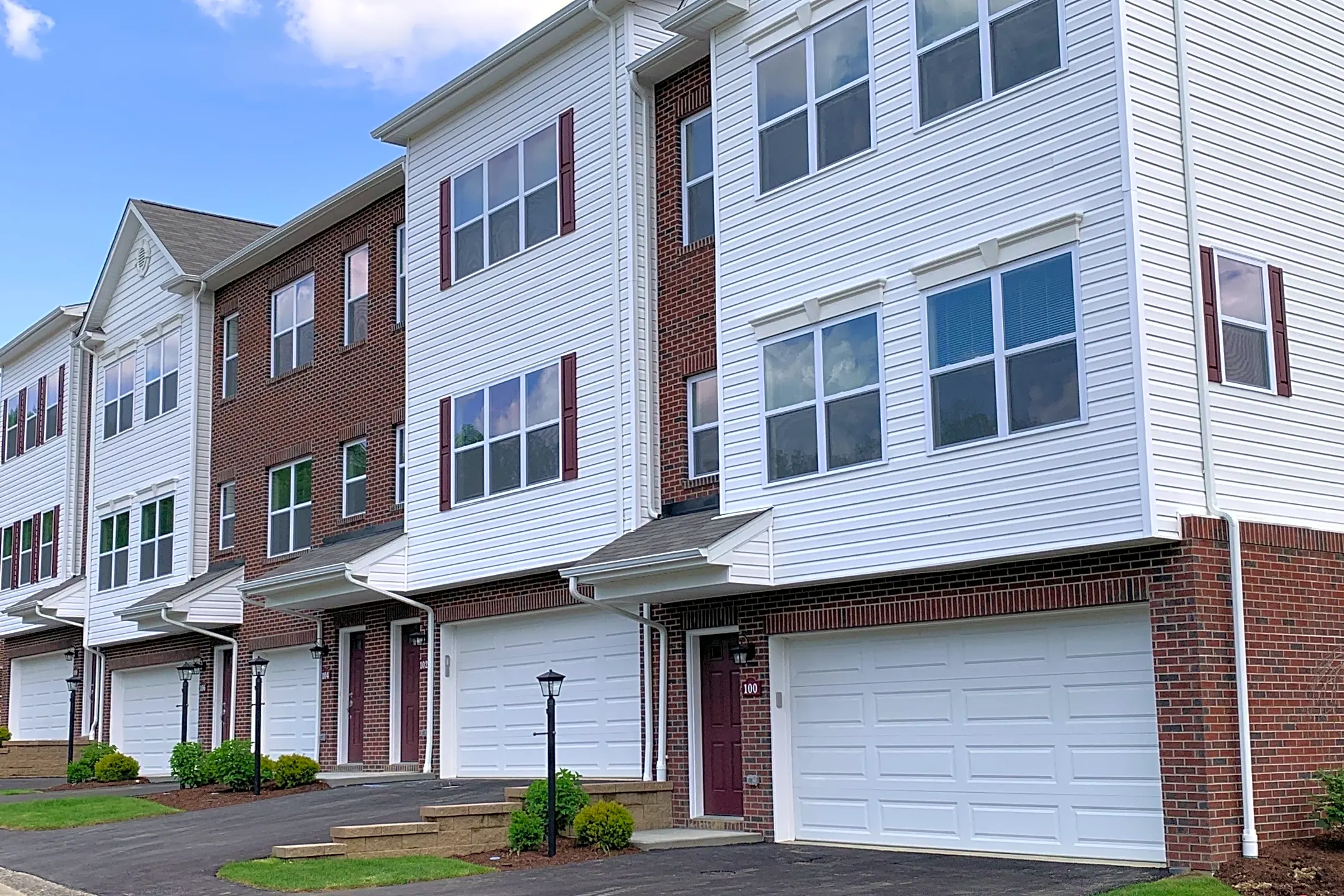 Bright Oaks Townhomes 300 Old Mill Rd Oakdale, PA Townhomes for