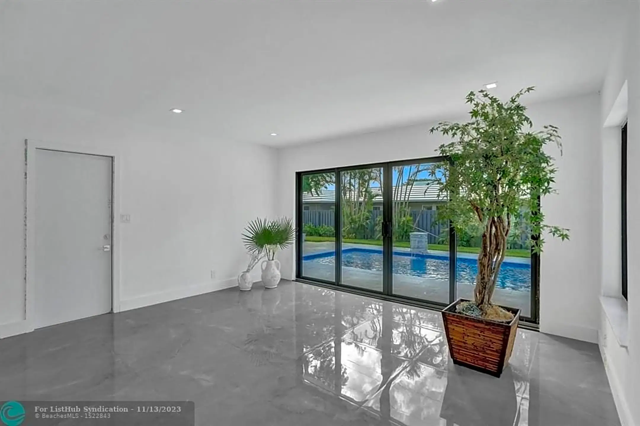 Patio / Deck - 2632 NE 29th Ct - Fort Lauderdale, FL