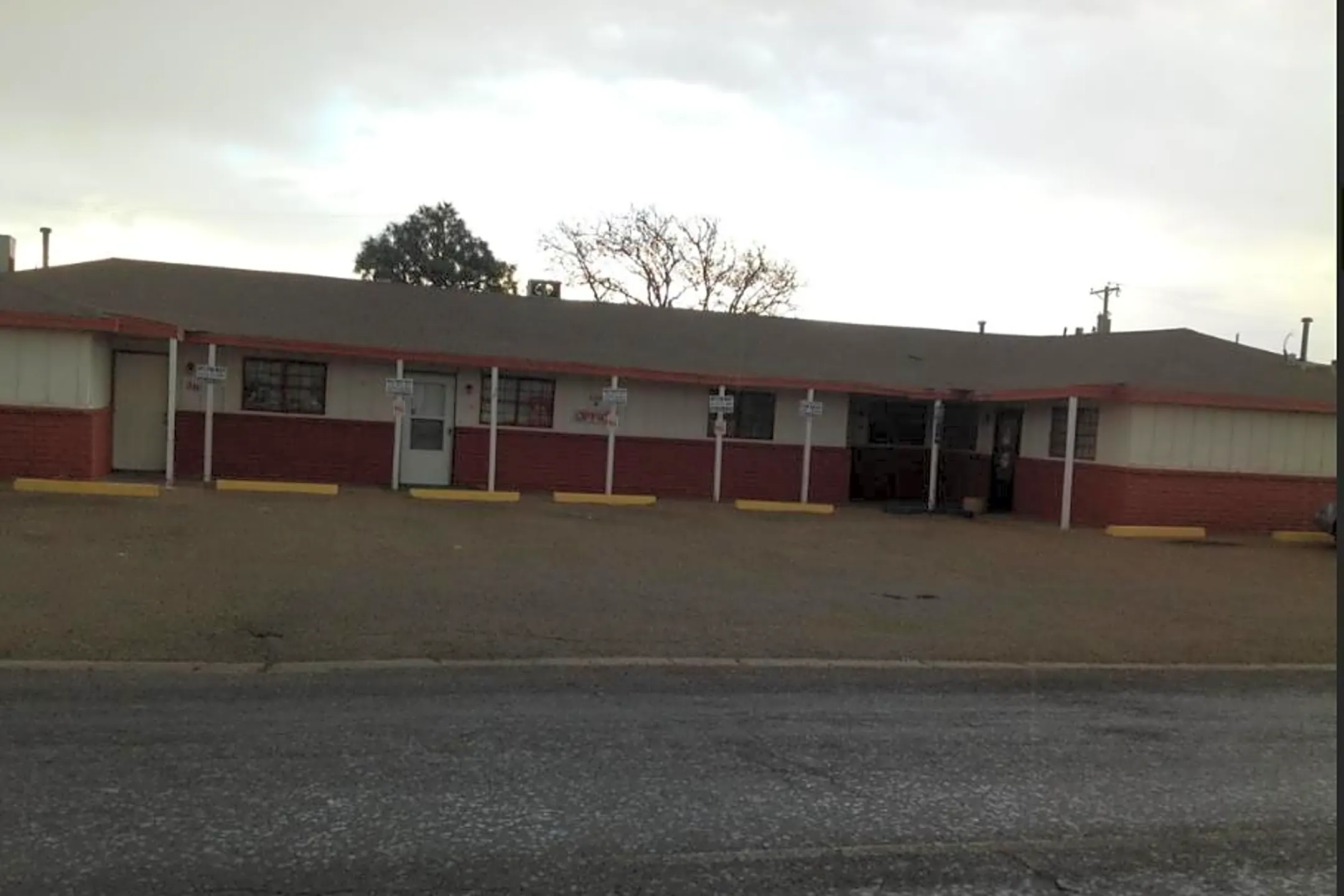 Jasmine Apartments 1301 S Maddox Ave Dumas, TX Apartments for Rent