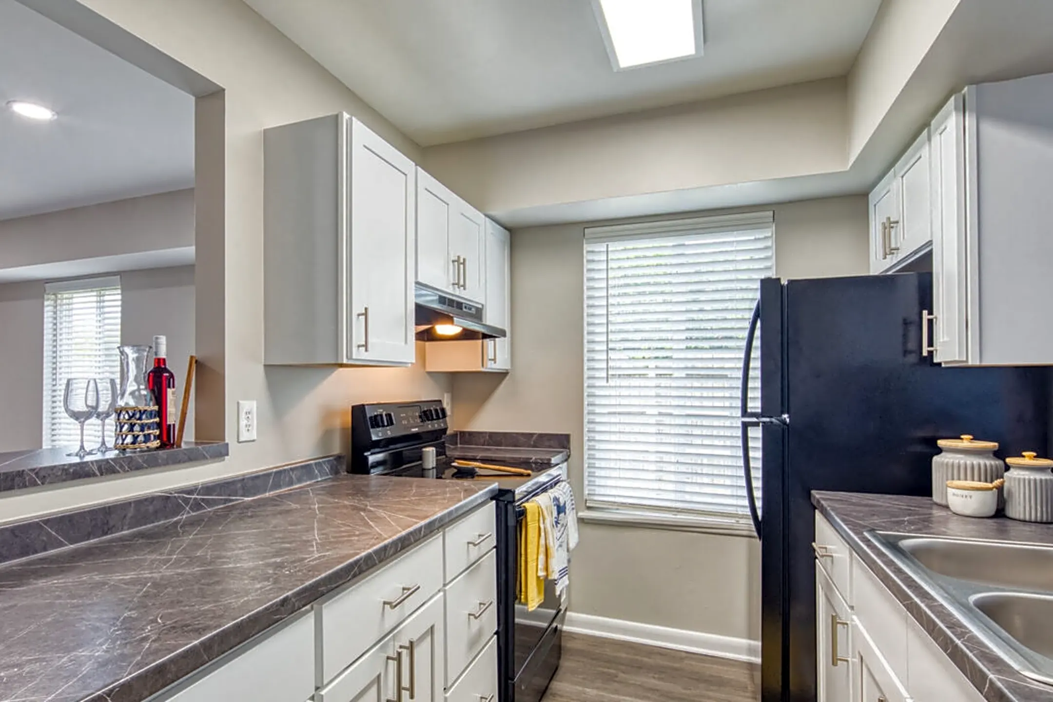 Kingstowne Apartments & Townhomes 500 Oscar Loop Newport News, VA