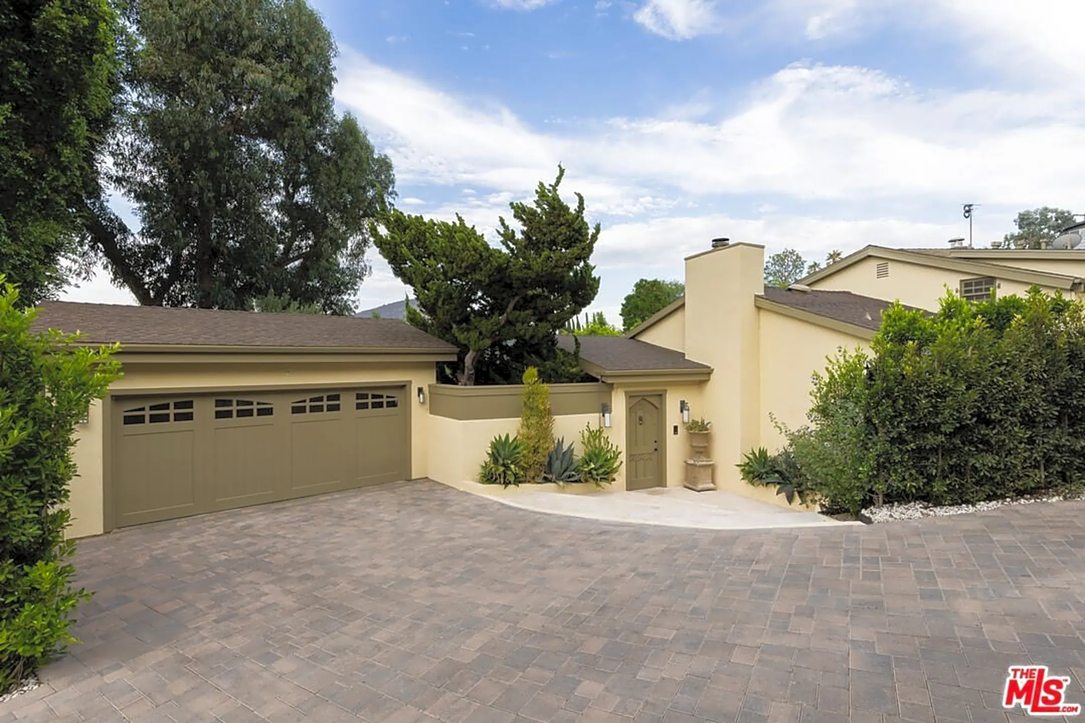 3425 Ione Dr Los Angeles, CA Houses for Rent Rent.