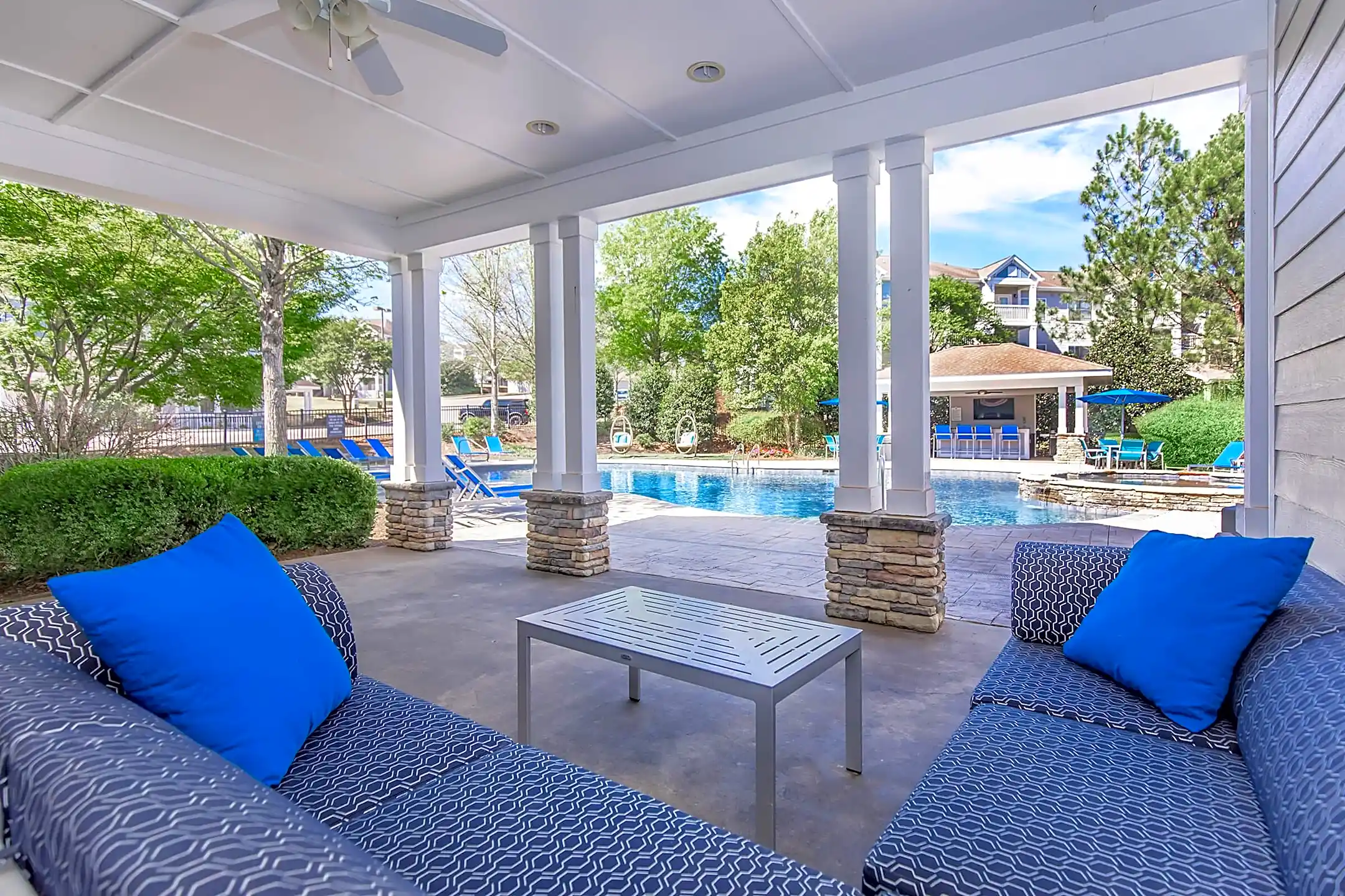 Gravity at 255 Apartment Homes Huntsville, AL 35806