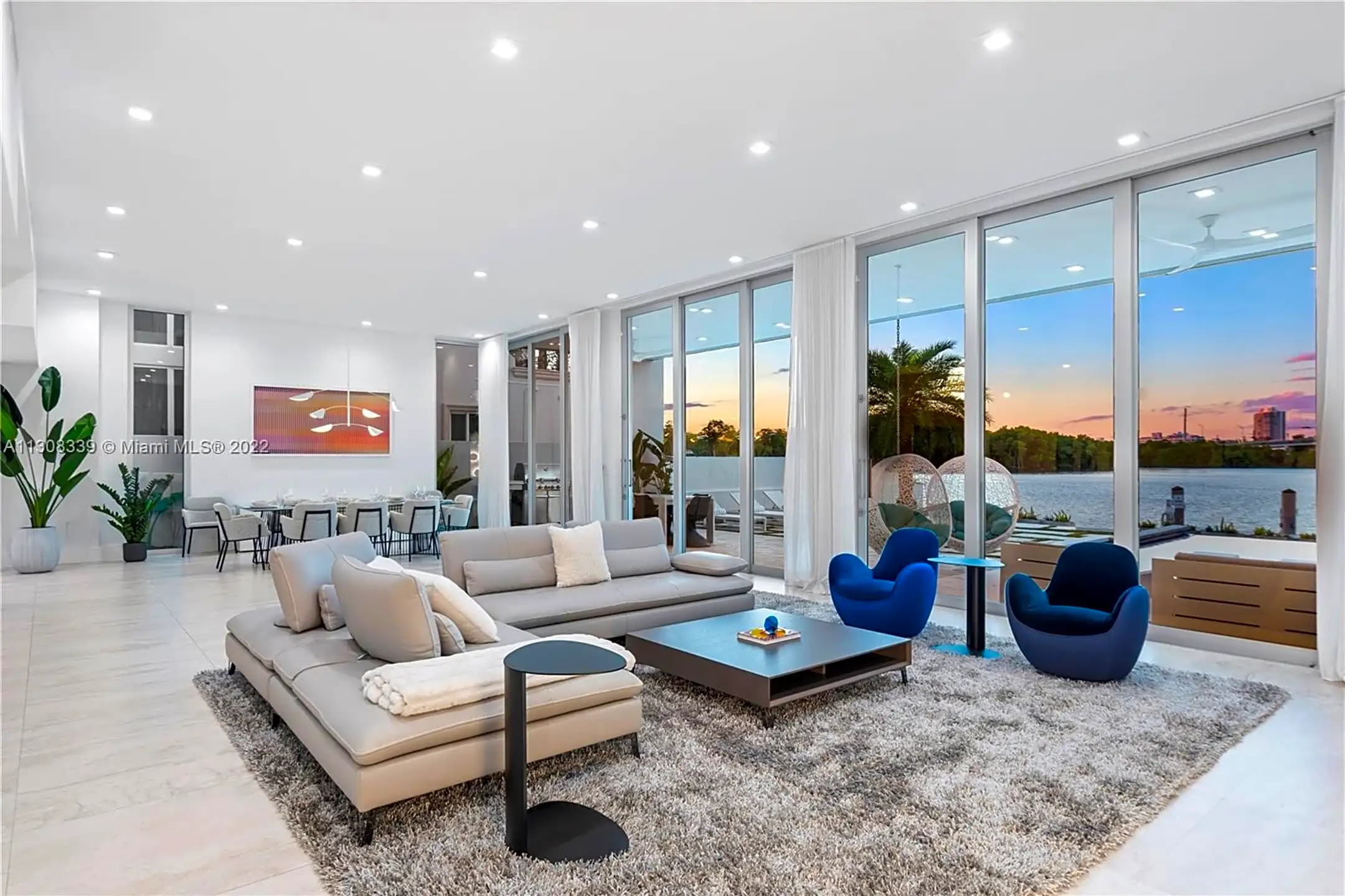 Living Room - 323 Atlantic Isle - Sunny Isles Beach, FL