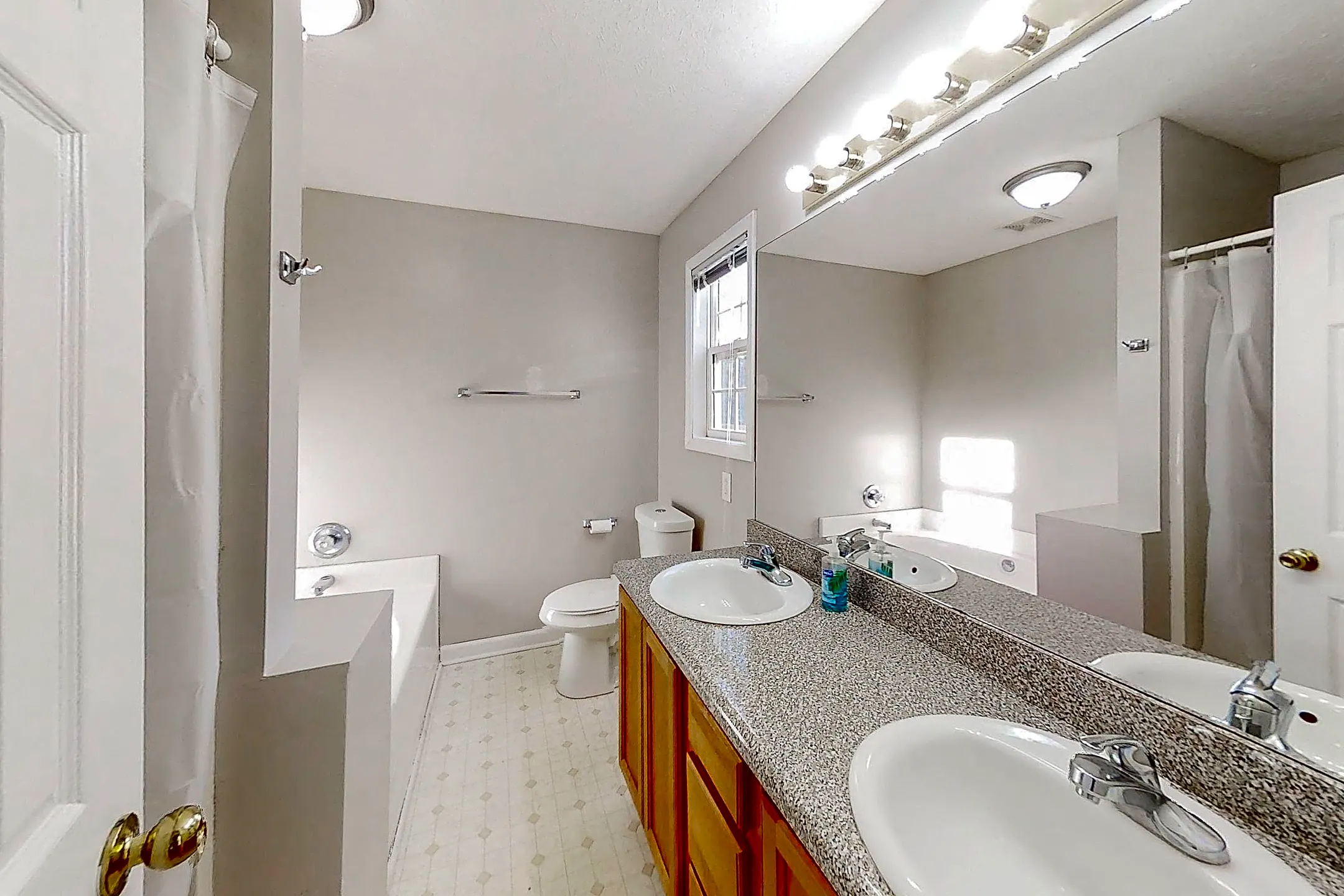 Room For Rent Houses Toccoa, GA 30577