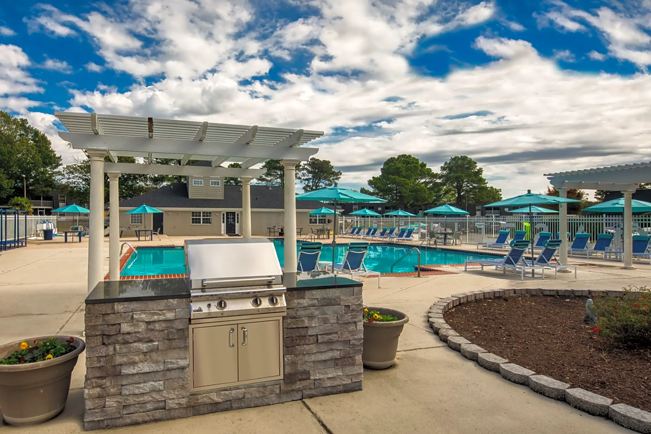 Coastline 631 Lake Edward Dr Virginia Beach, VA Apartments for Rent