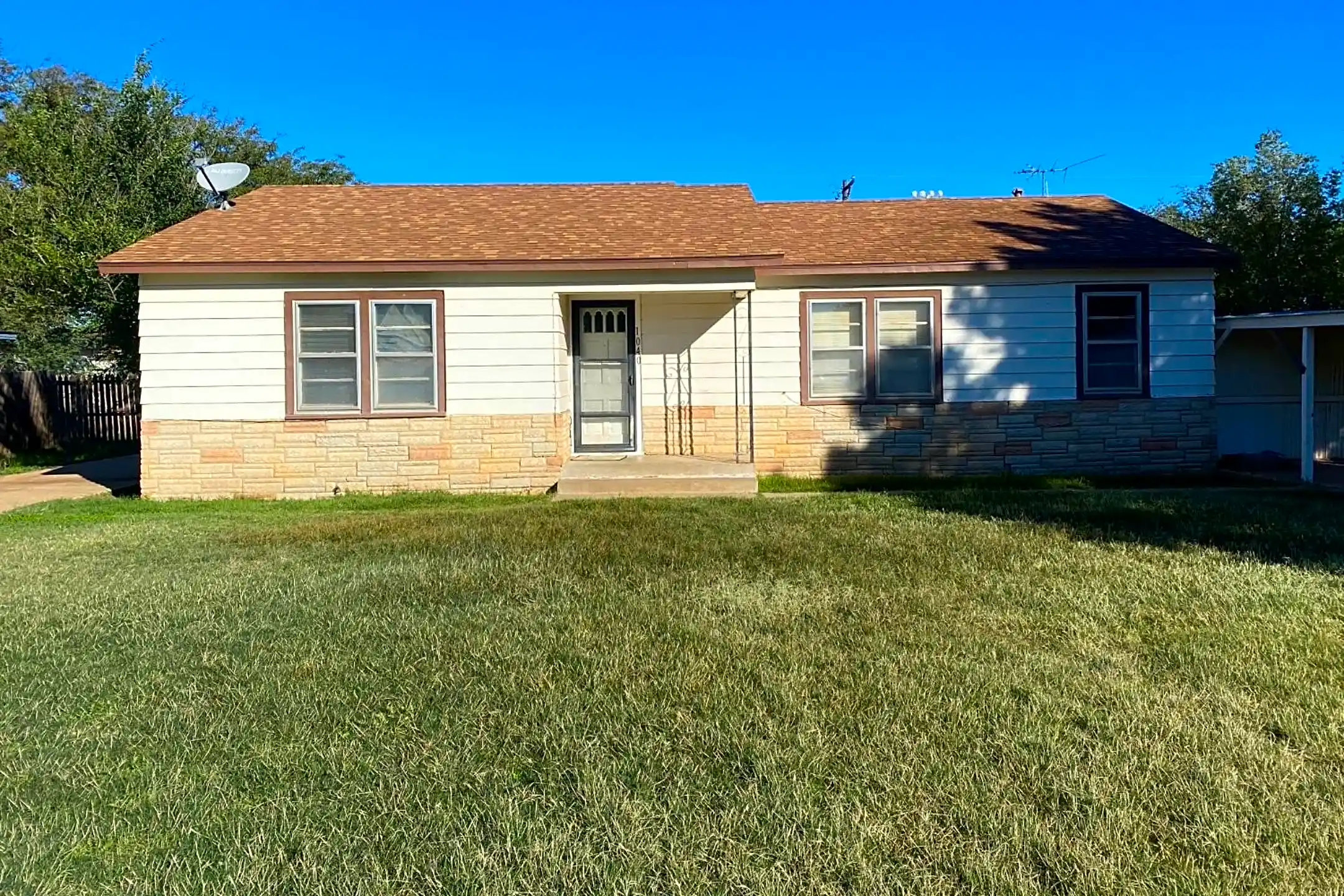 1040 W Dickens St Slaton, TX Houses for Rent Rent.