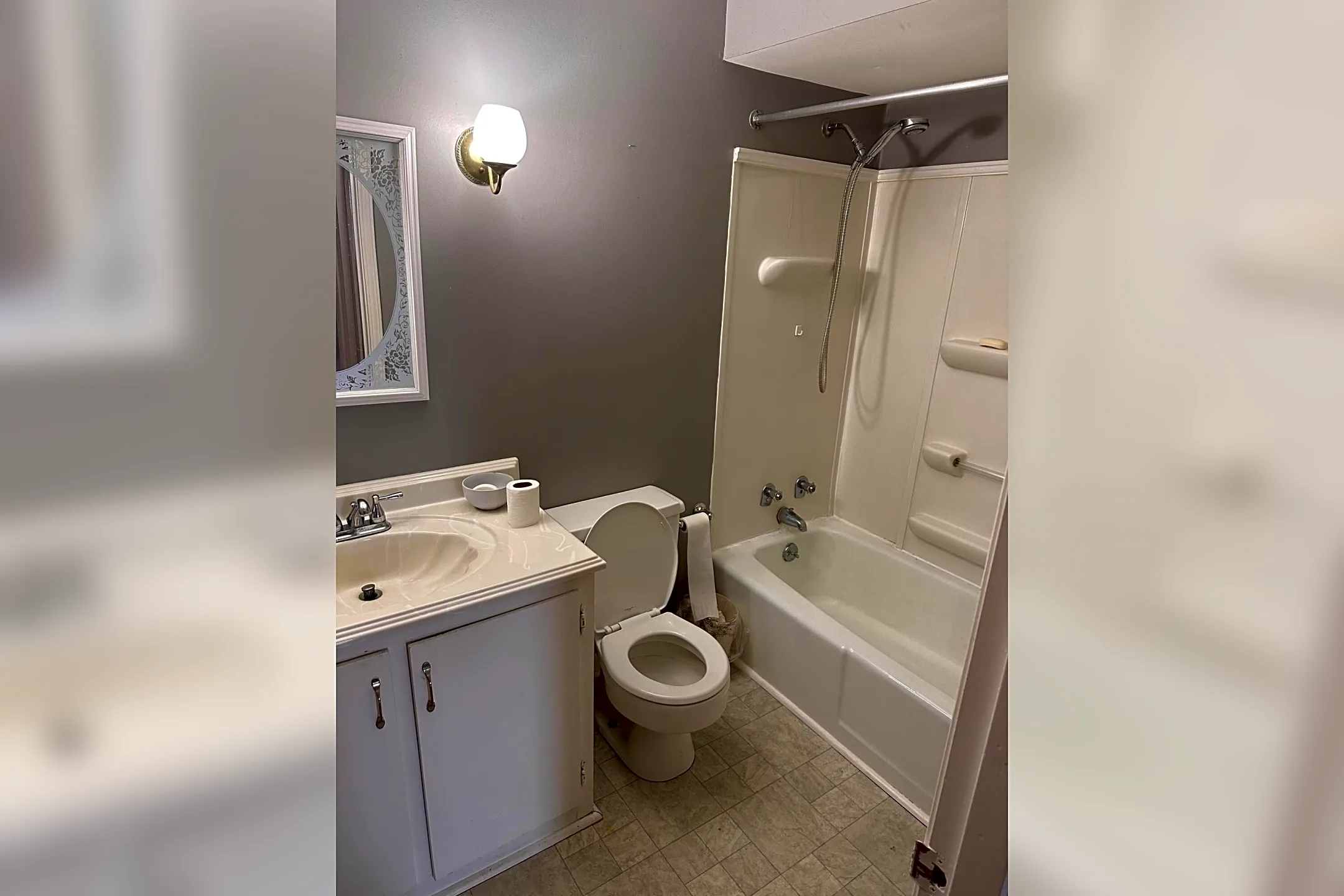 Bathroom - 1048 Armstrong Mill Rd #C - Lexington, KY