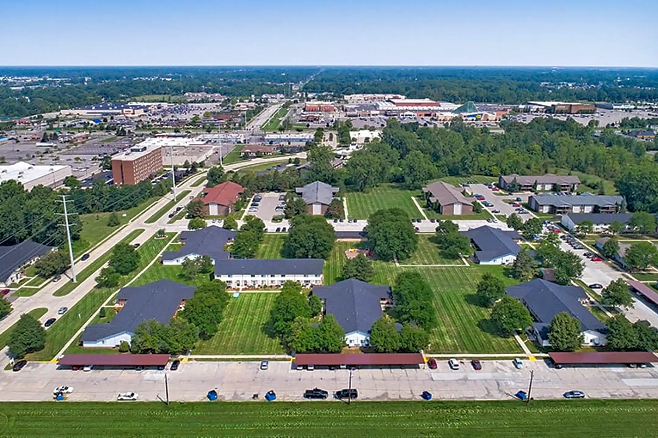 Park Place Apartments 15529 South Plaza Drive Taylor, MI Apartments