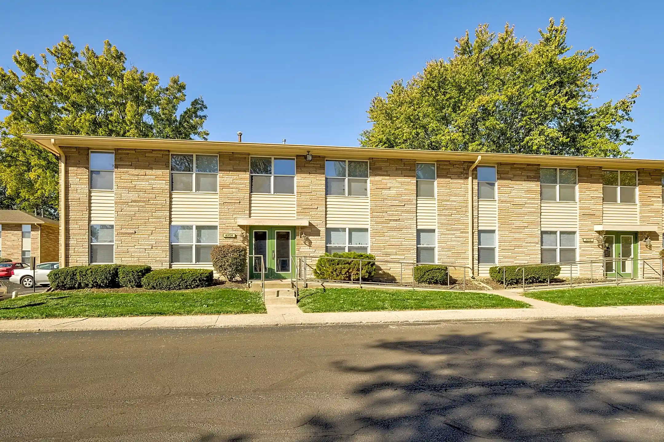 Pine Glen Apartments Indianapolis, IN 46227