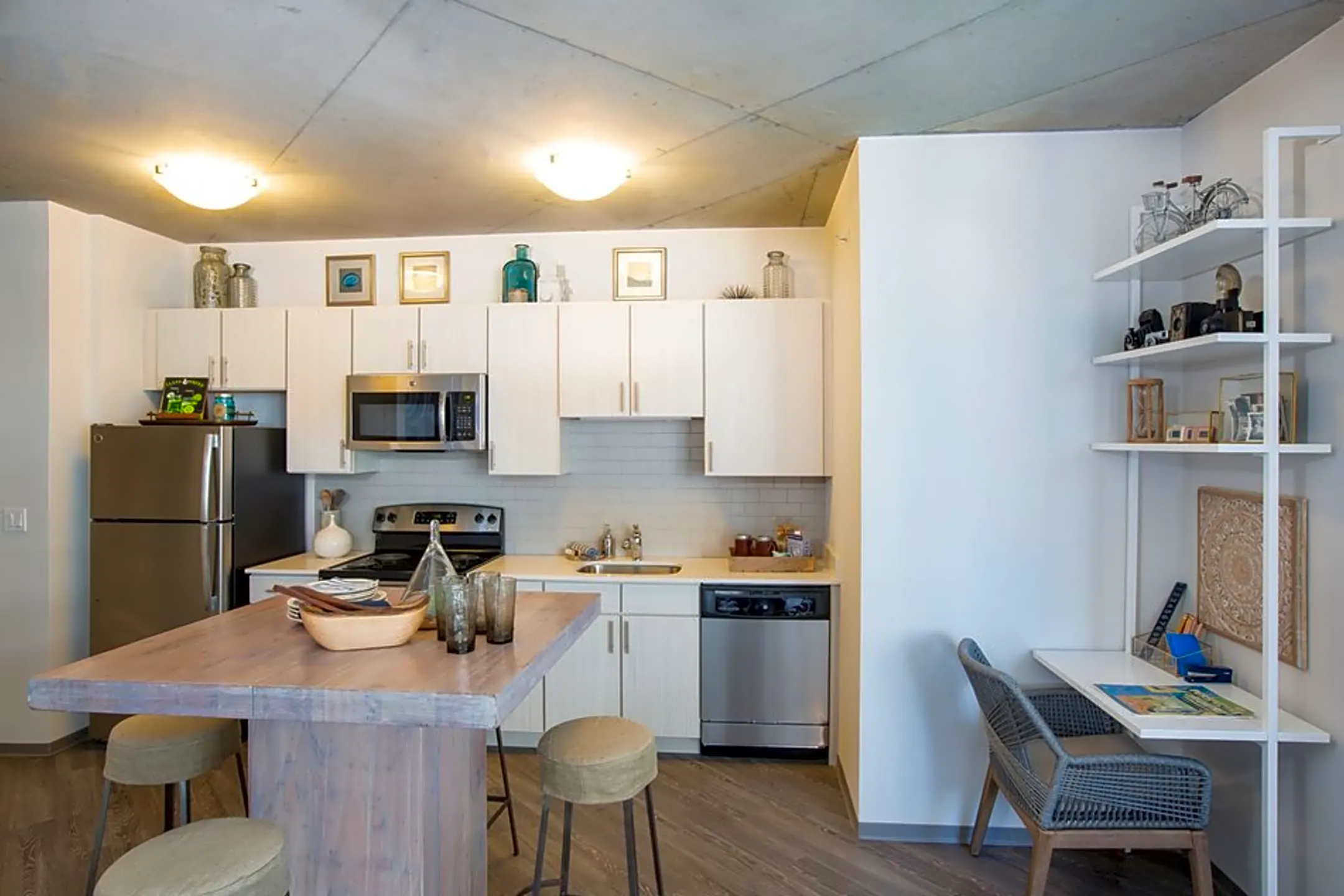 SoBro Apartments 205 Demonbreun St Nashville, TN Apartments for