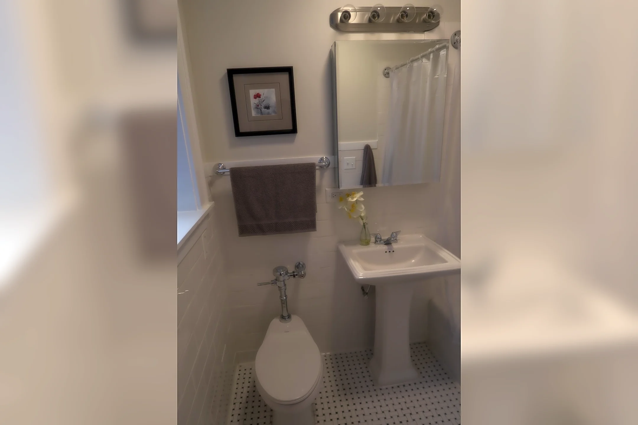 4526 N Sheridan Rd 4526 N Sheridan Rd unit 218 Chicago, IL