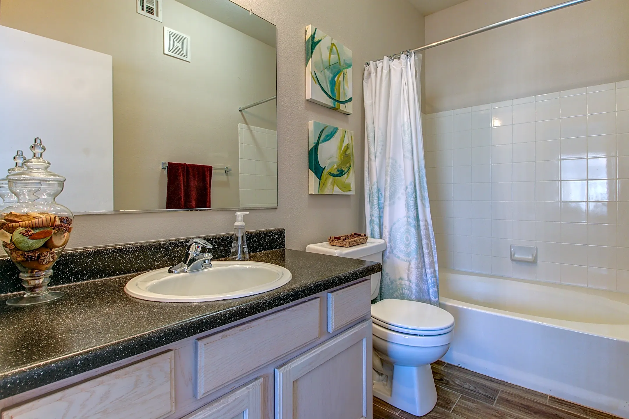 Bathroom - La Terraza At The Biltmore - Phoenix, AZ